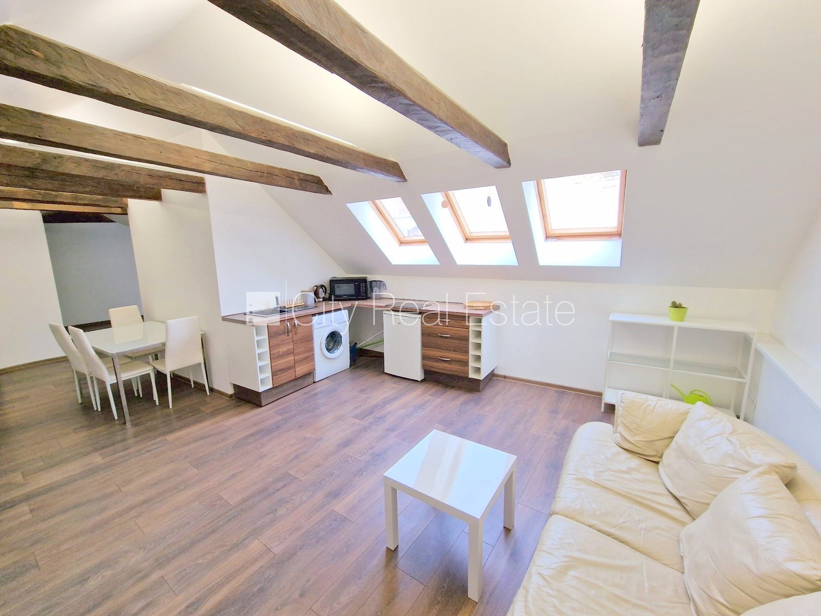 2 istabu dzīvoklis Rīga, Vecrīga, 67 m², izīrē, Foto 2 no 10