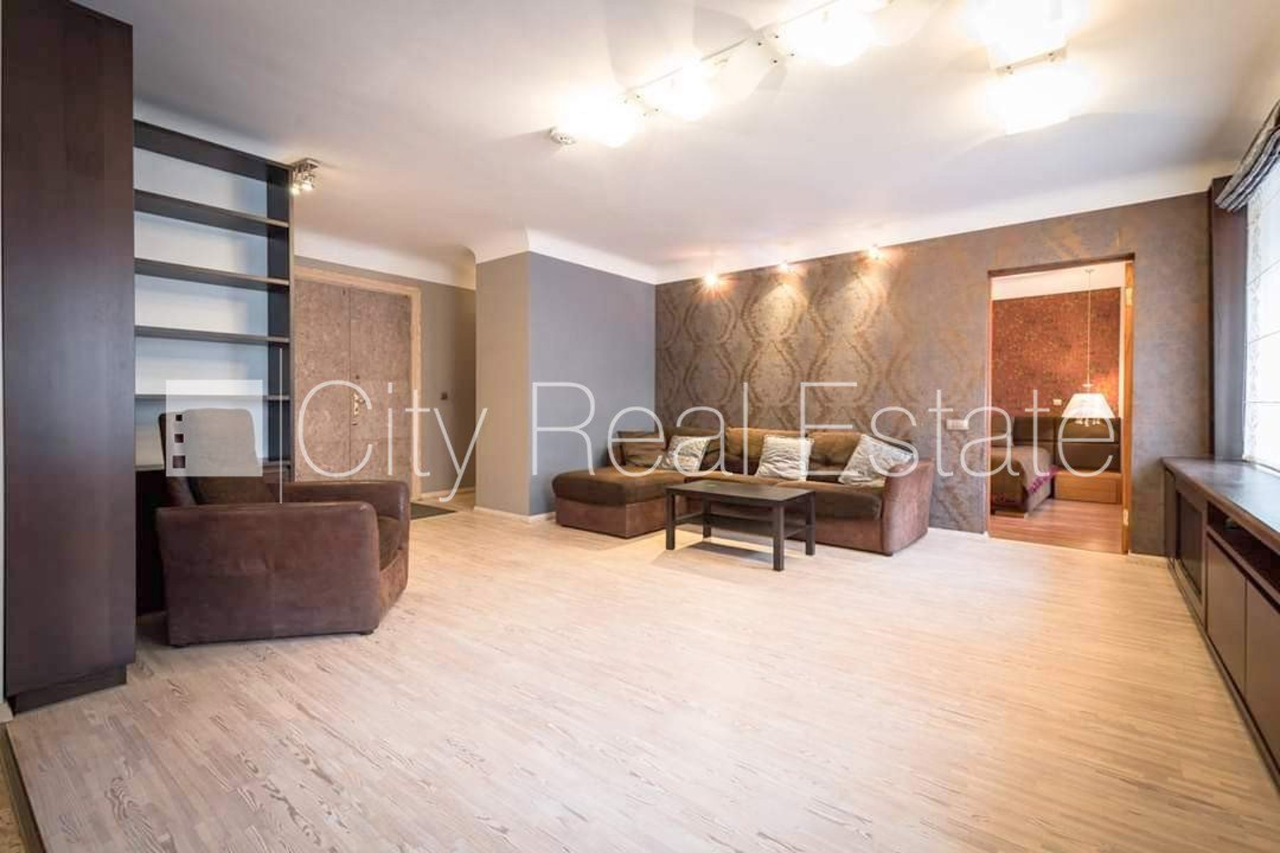 4 istabu dzīvoklis Rīga, Vecrīga, 107 m², izīrē, Foto 1 no 10