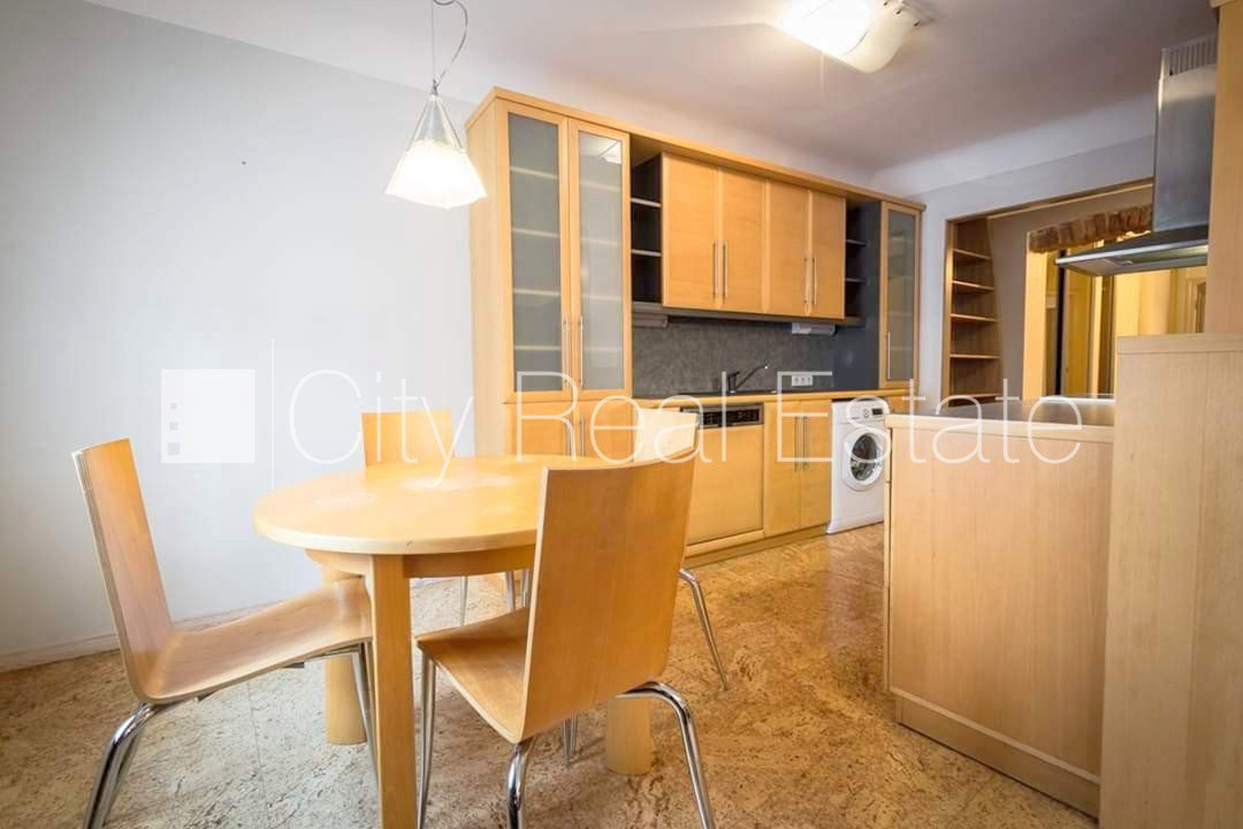 4 istabu dzīvoklis Rīga, Vecrīga, 107 m², izīrē, Foto 3 no 10