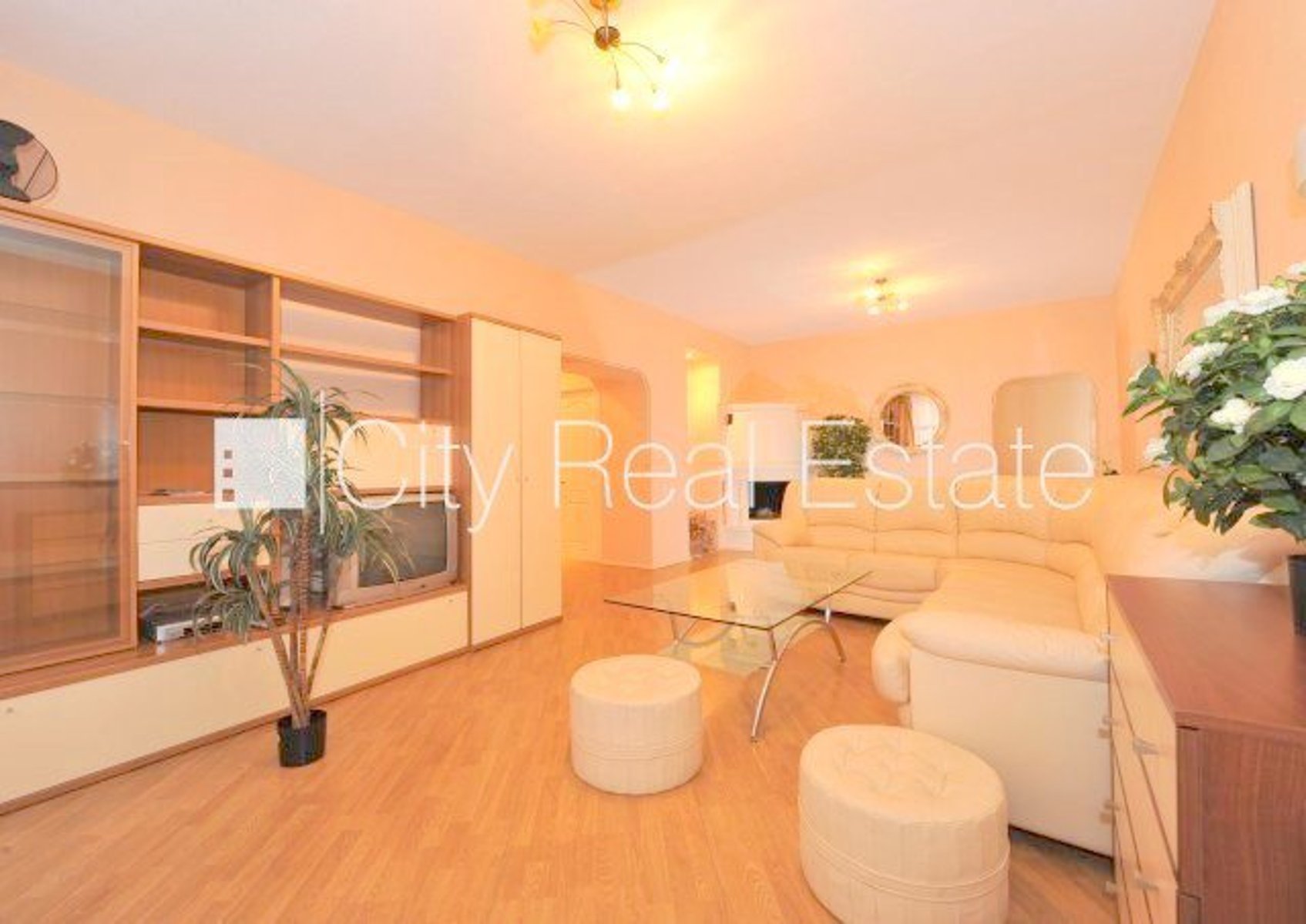 3 istabu dzīvoklis Rīga, Vecrīga, 83 m², izīrē, Foto 1 no 10