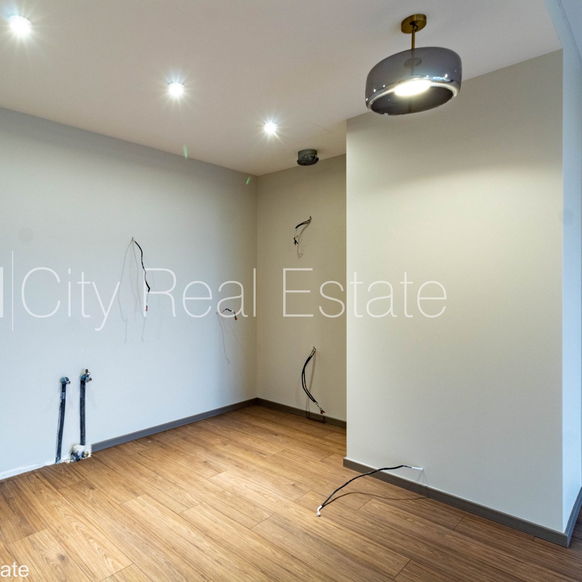 3 istabu dzīvoklis Rīga, Šampēteris, 85 m², pārdod, Foto 2 no 10