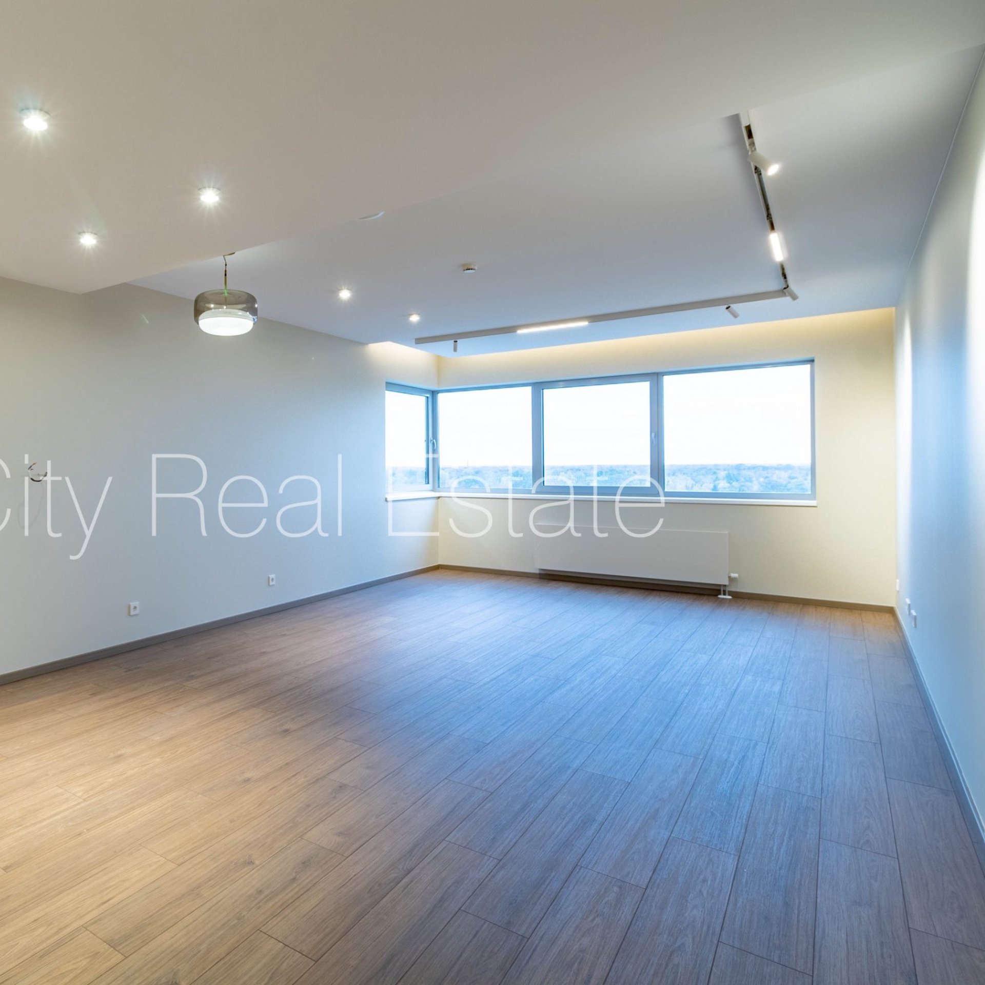2 istabu dzīvoklis Rīga, Šampēteris, 66 m², pārdod, Foto 2 no 10