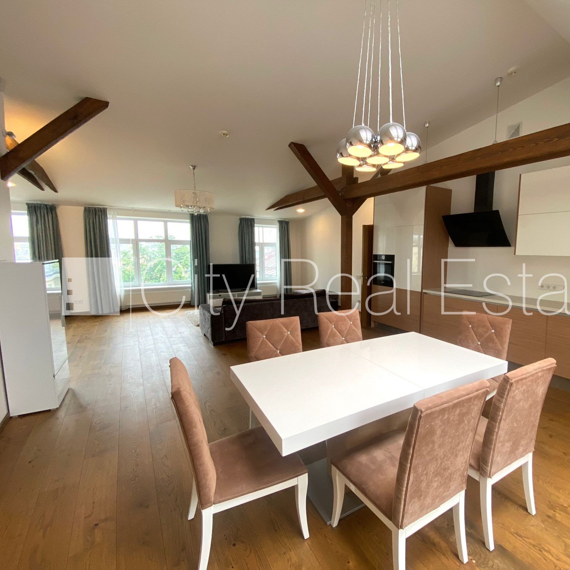 4 istabu dzīvoklis Rīga, Centrs, 129 m², izīrē, Foto 1 no 10