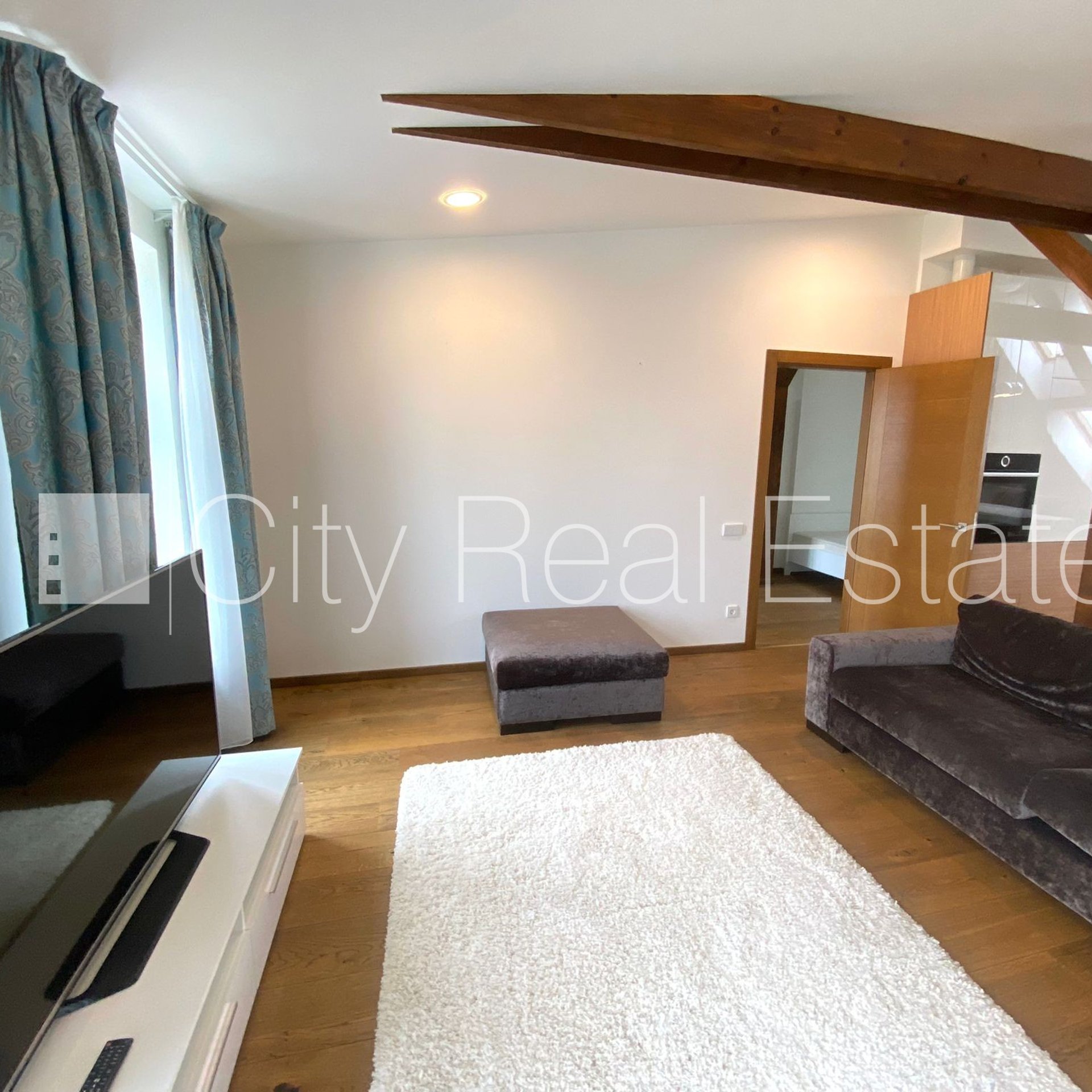 4 istabu dzīvoklis Rīga, Centrs, 129 m², izīrē, Foto 3 no 10