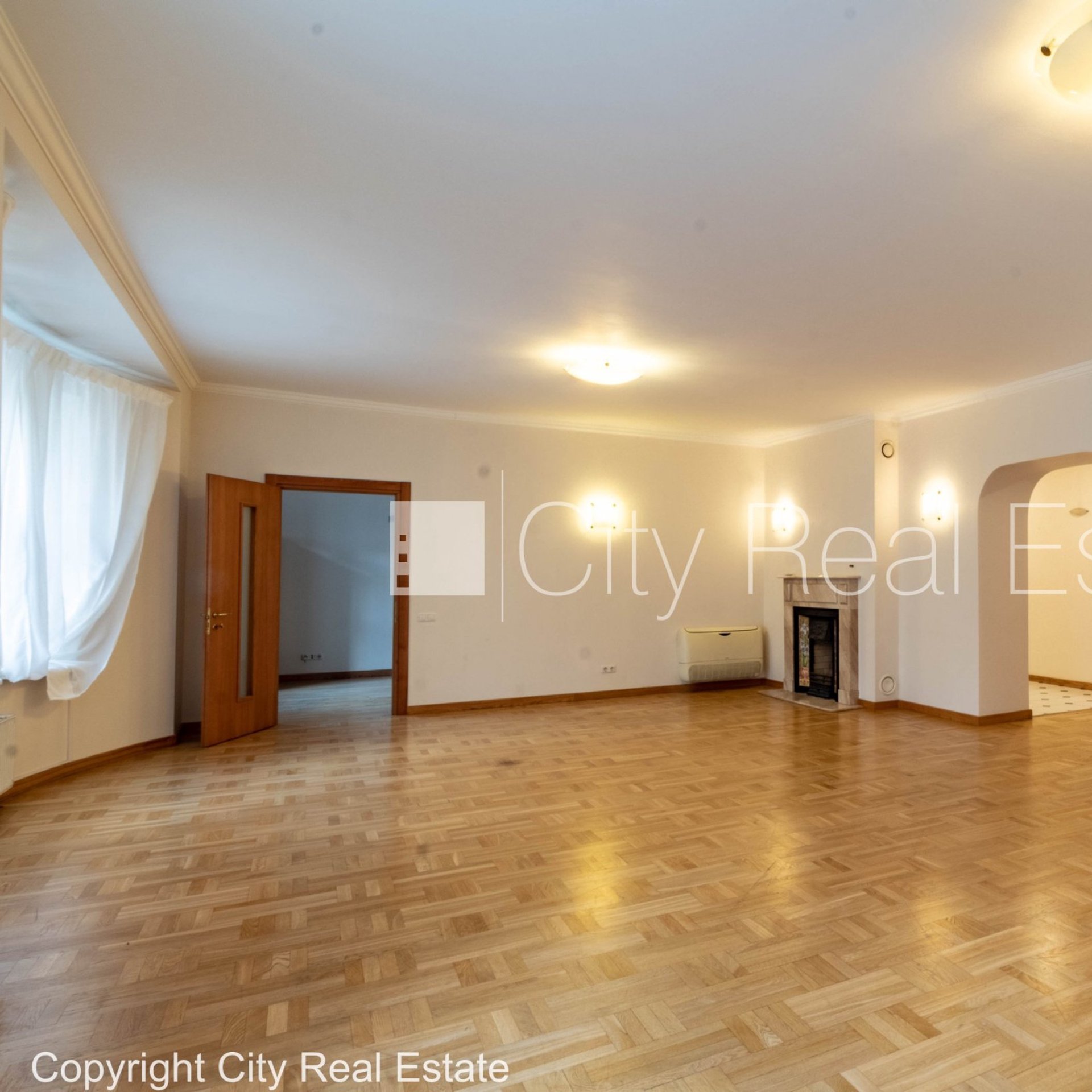 7 istabu dzīvoklis Rīga, Centrs, 299 m², izīrē, Foto 2 no 10