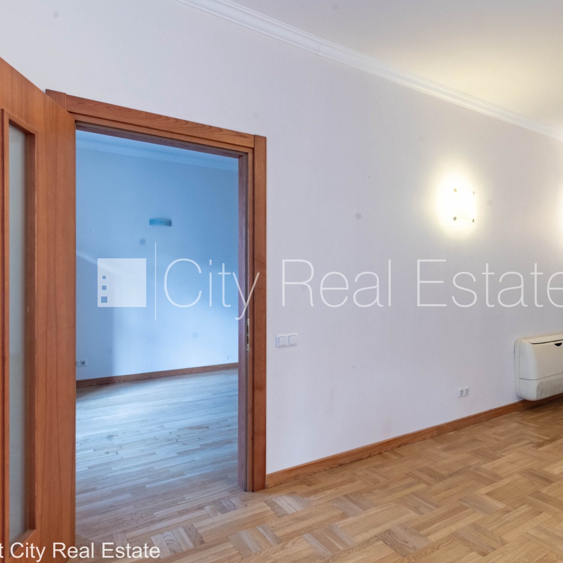 7 istabu dzīvoklis Rīga, Centrs, 299 m², izīrē, Foto 5 no 10