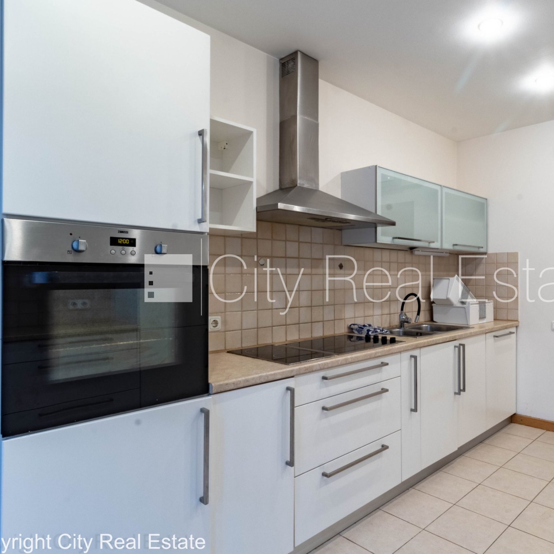 7 istabu dzīvoklis Rīga, Centrs, 299 m², izīrē, Foto 9 no 10