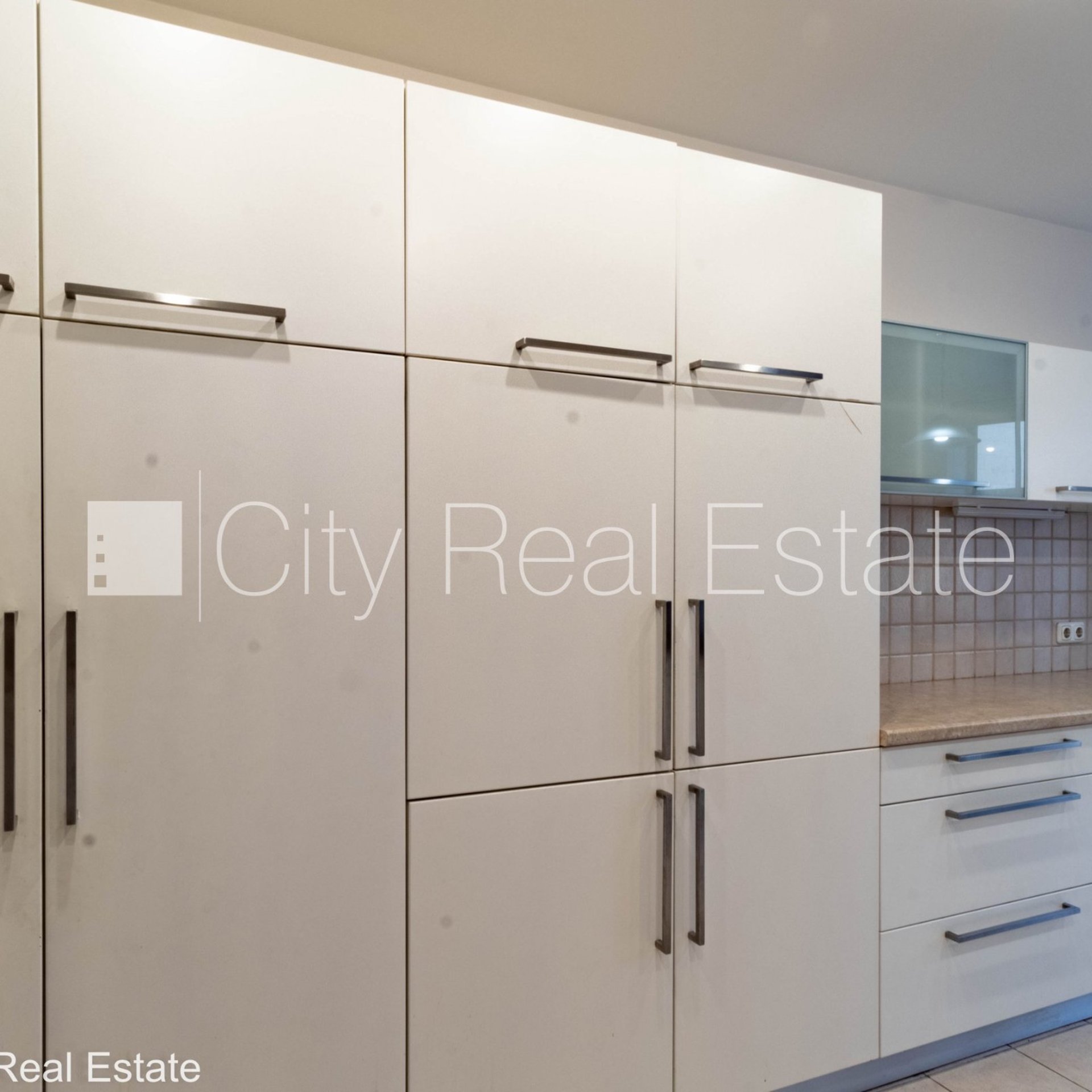 7 istabu dzīvoklis Rīga, Centrs, 299 m², izīrē, Foto 10 no 10