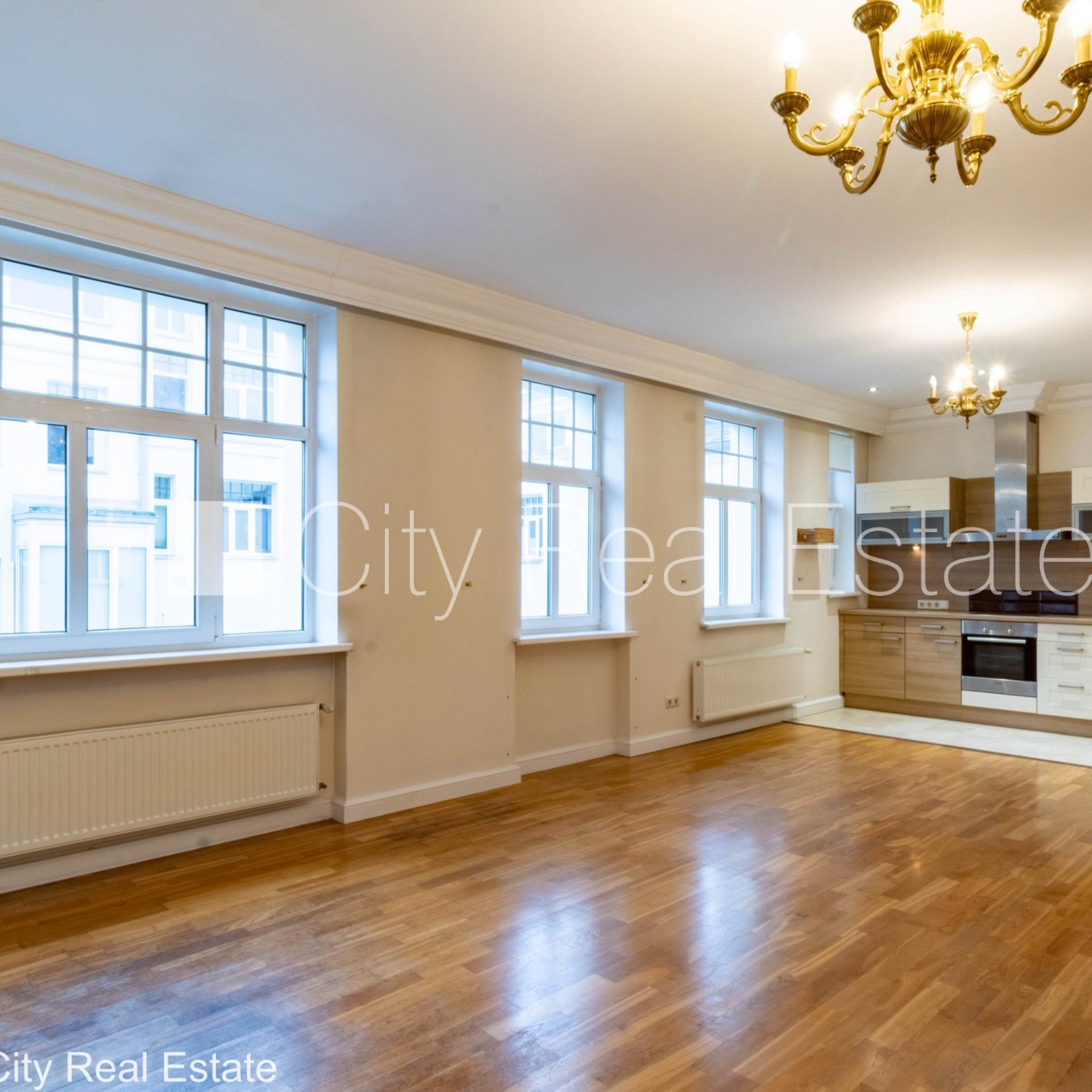 5 istabu dzīvoklis Rīga, Centrs, 200 m², izīrē, Foto 2 no 10