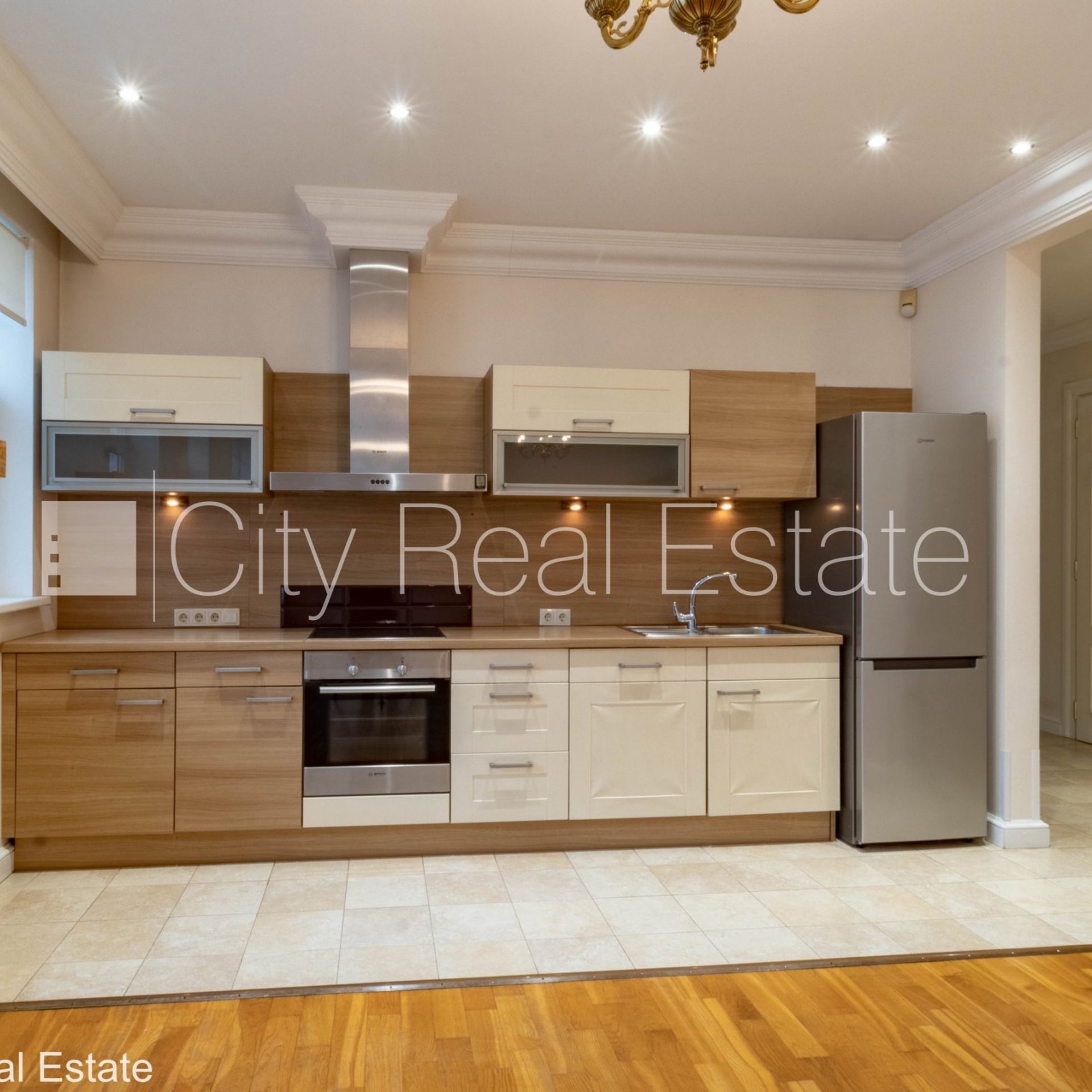 5 istabu dzīvoklis Rīga, Centrs, 200 m², izīrē, Foto 3 no 10