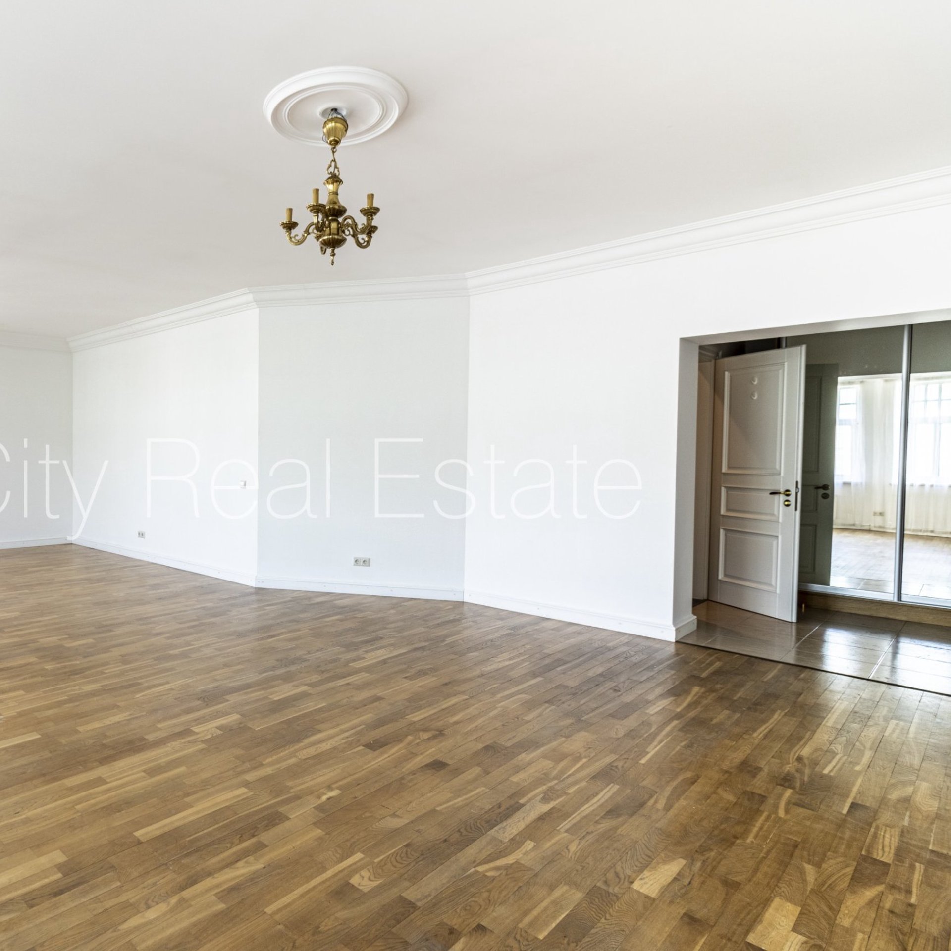 4 istabu dzīvoklis Rīga, Centrs, 188 m², izīrē, Foto 2 no 10