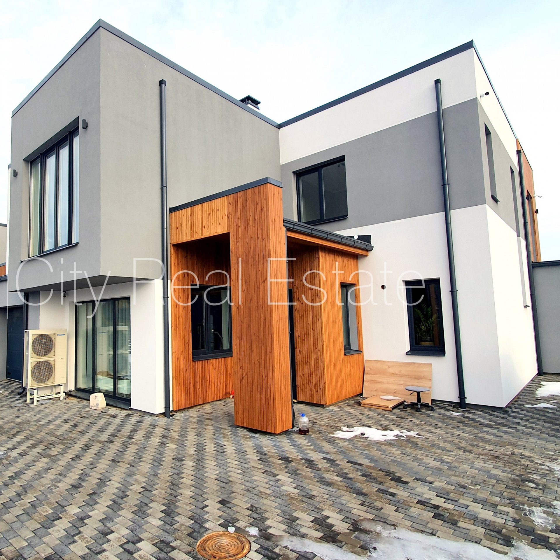 Māja Mārupe, 185 m², pārdod, Foto 1 no 10