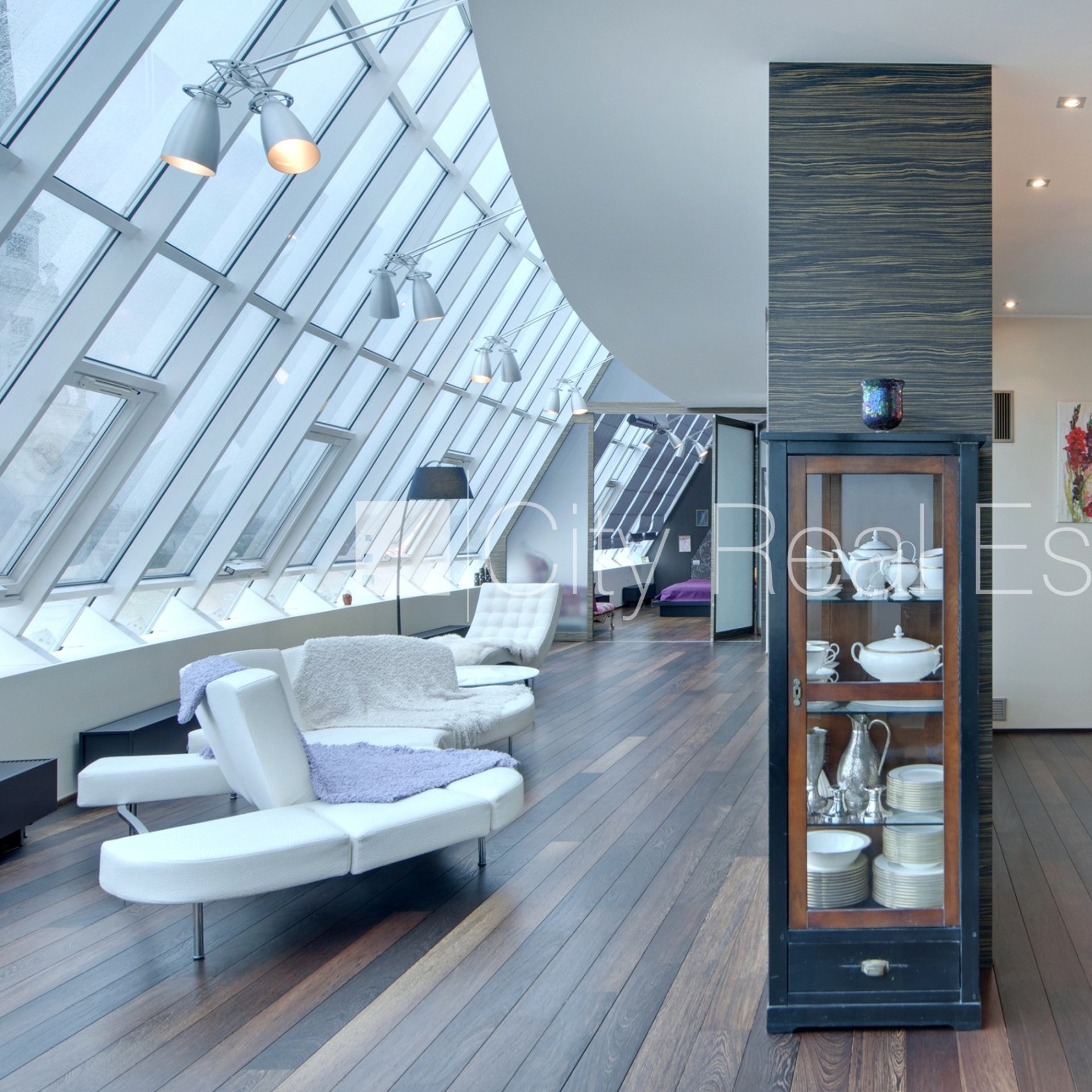 3 istabu dzīvoklis Rīga, Centrs, 200 m², izīrē, Foto 1 no 10