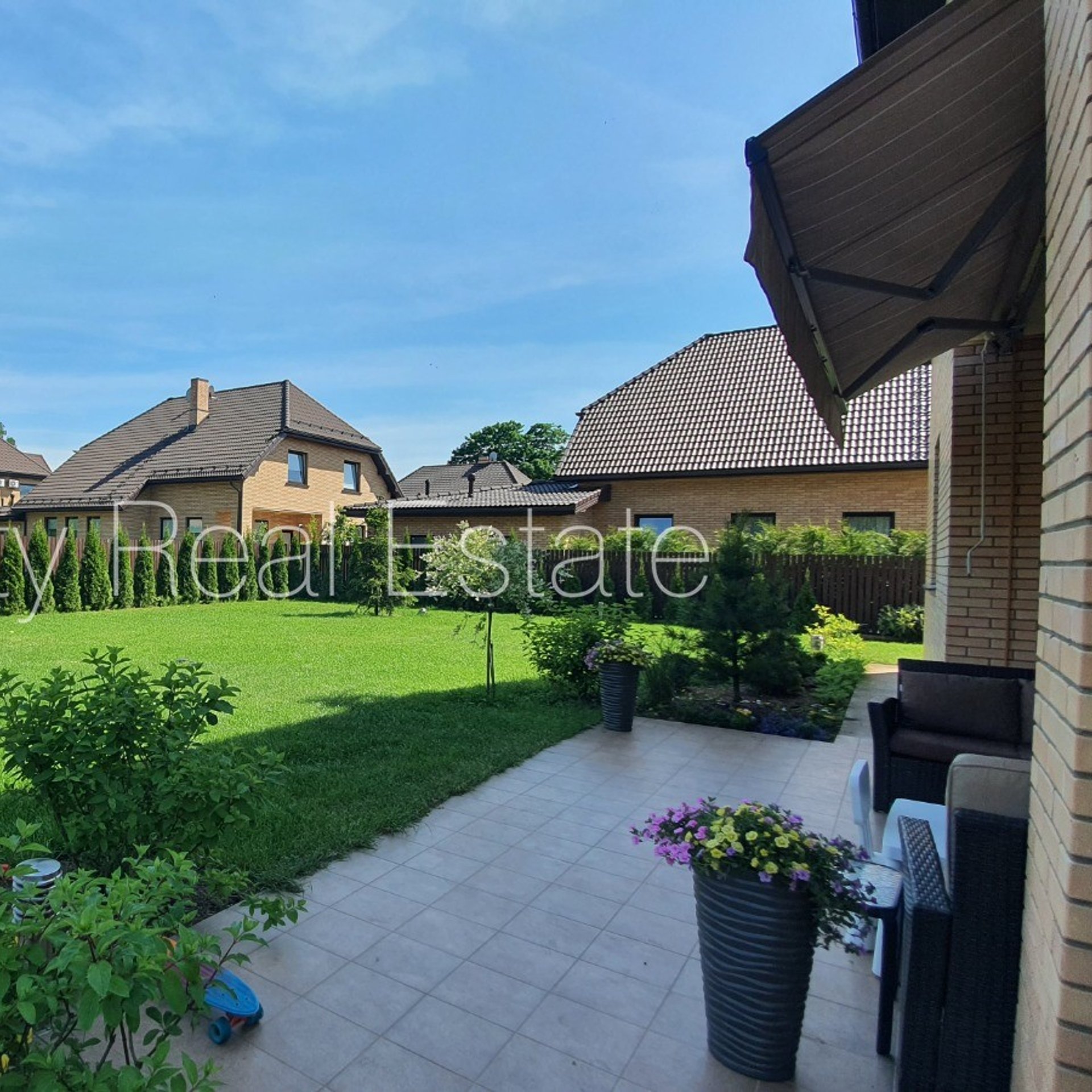 Māja Rīga, Bieriņi, 350 m², izīrē, Foto 3 no 10