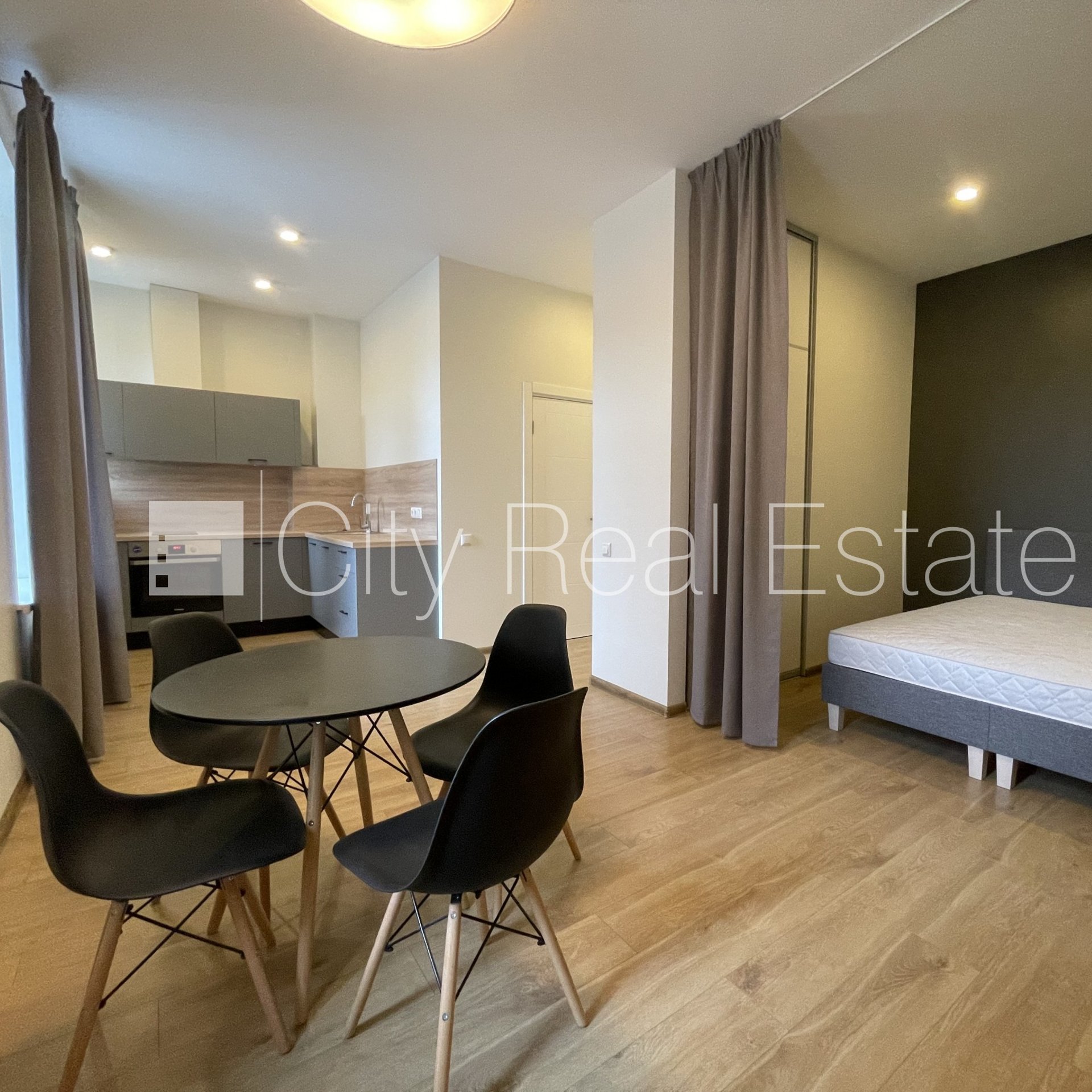 1 istabu dzīvoklis Rīga, Centrs, 35 m², izīrē, Foto 1 no 10