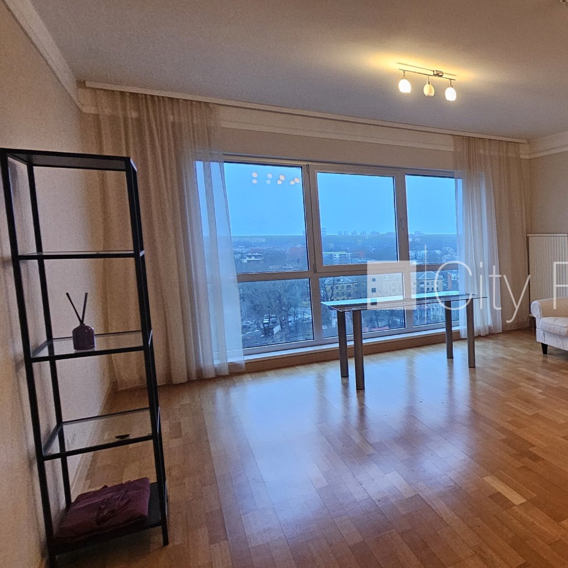 3 istabu dzīvoklis Rīga, Šampēteris, 92 m², izīrē, Foto 1 no 10