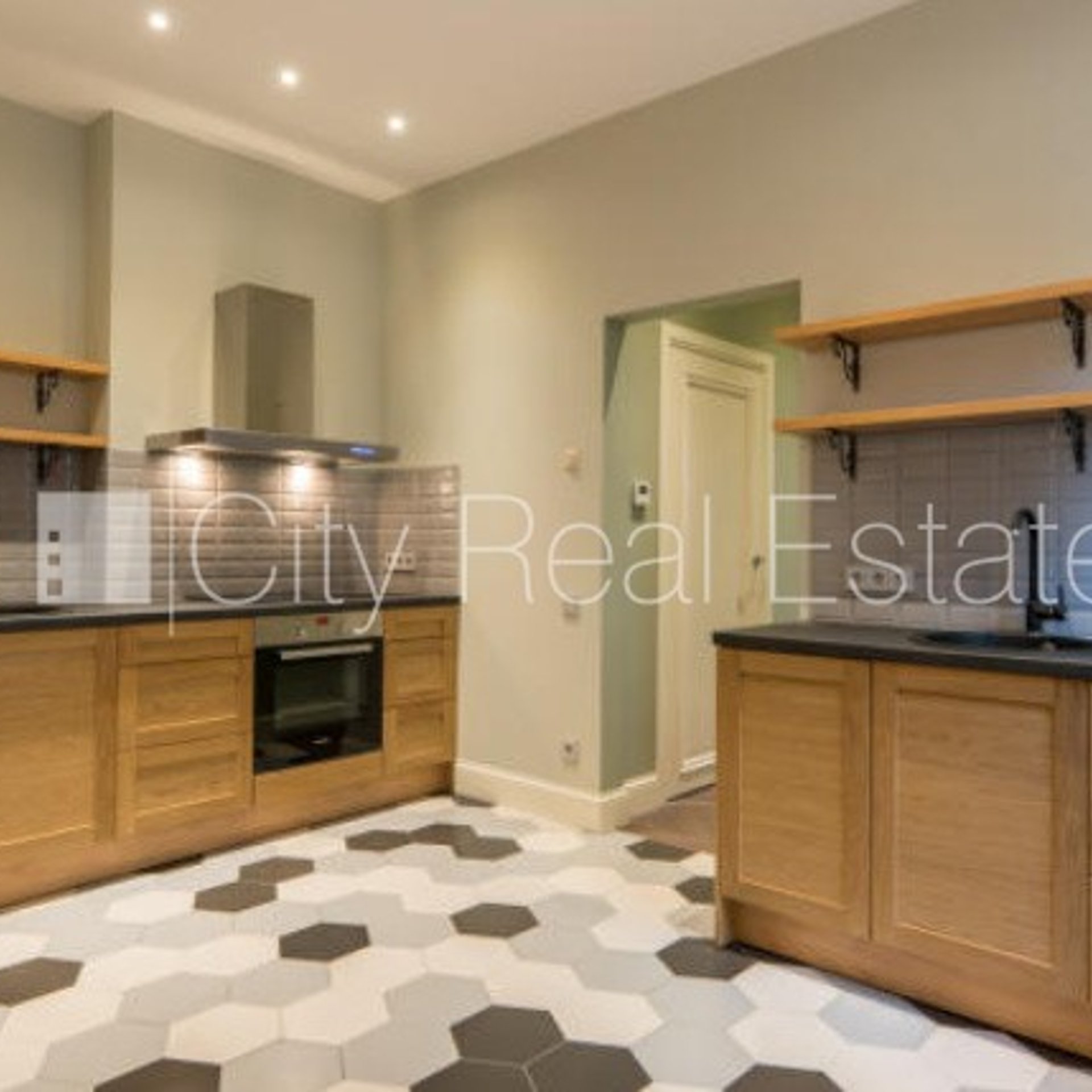 4-toaline korter Rīga, Centrs, 147 m², müük, Foto 1 / 10