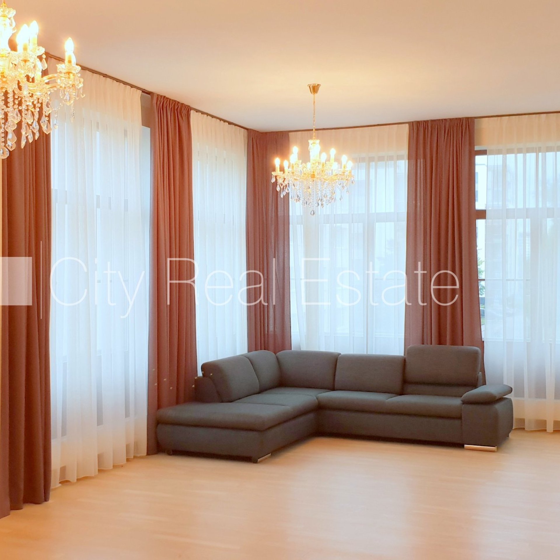 5-toaline korter Rīga, Centrs, 249 m², müük, Foto 1 / 10