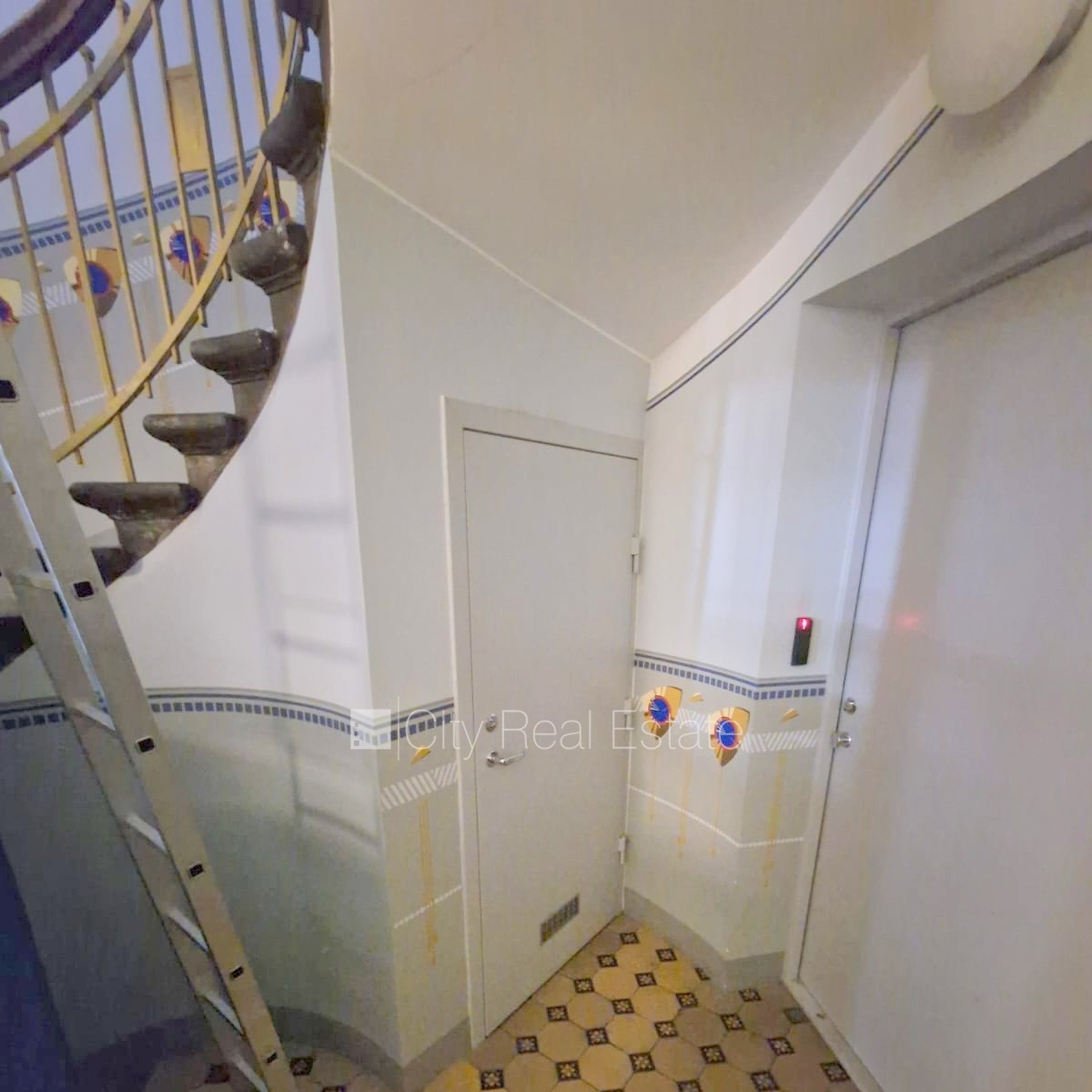 Komerctelpas Rīga, Centrs, 26 m², pārdod, Foto 6 no 10