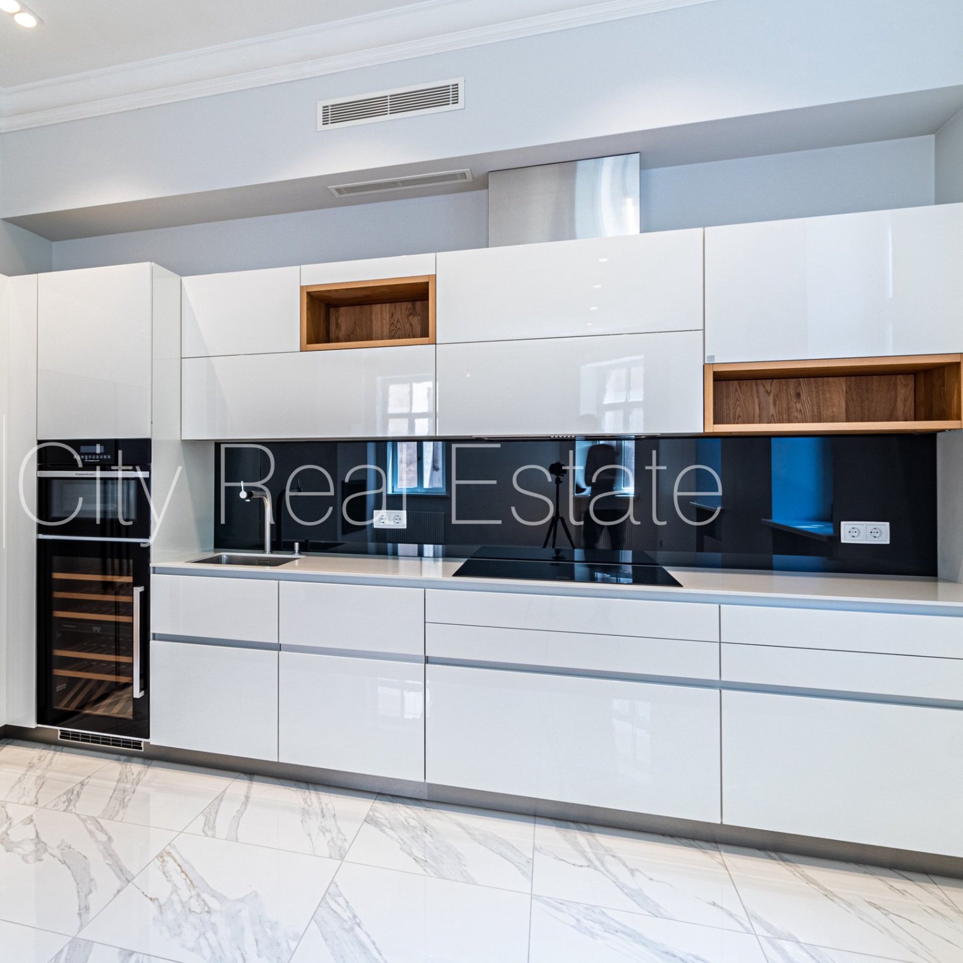 3-toaline korter Rīga, Centrs, 101 m², müük, Foto 1 / 10
