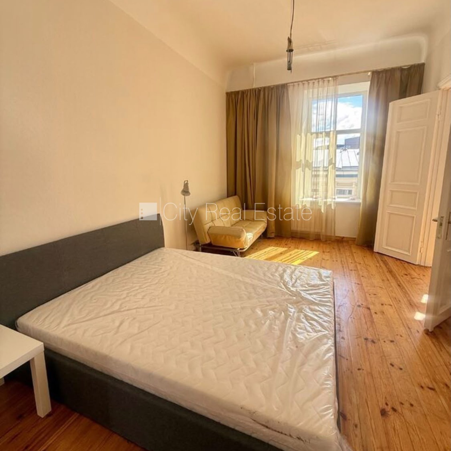 3-toaline korter Rīga, Centrs, 93 m², üür, Foto 3 / 10
