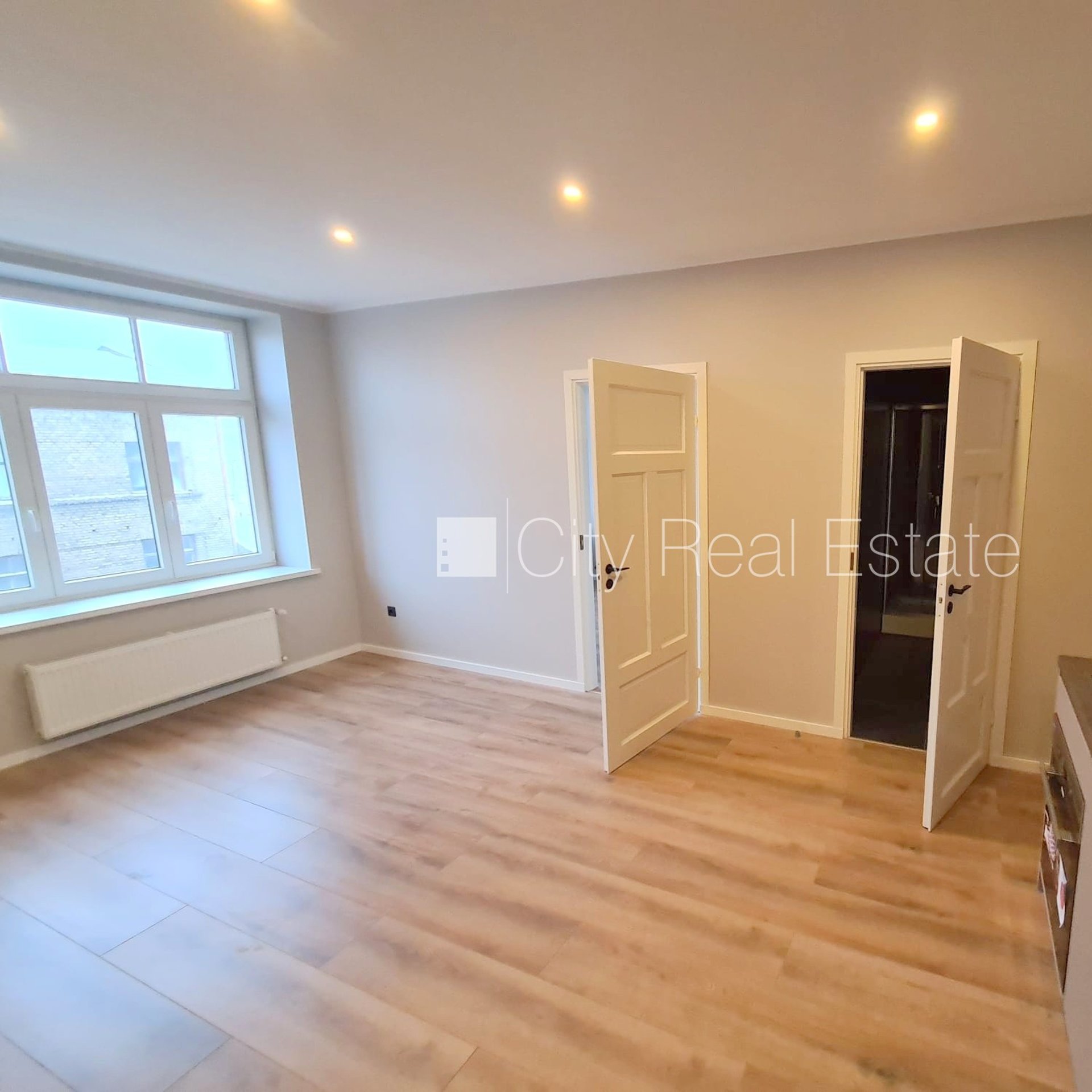 2 kambarių butas Rīga, Centrs, 36 m², nuomojamas, Nuotrauka 1 iš 10