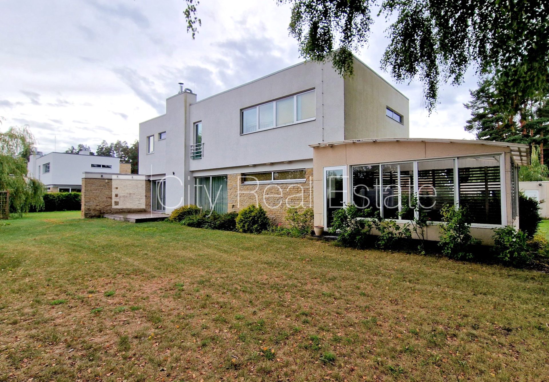 House for sale in Mārupe Parish, 377 m², Photo 1 of 10