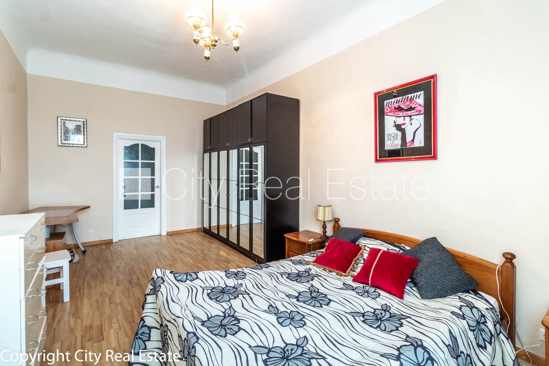 3-комнатная квартира в Рига, Центр, 84 м², аренда, Фото 1 из 10