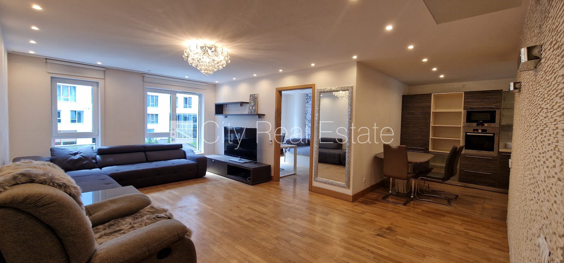 3-комнатная квартира в Рига, Центр, 85 м², продажа, Фото 1 из 10