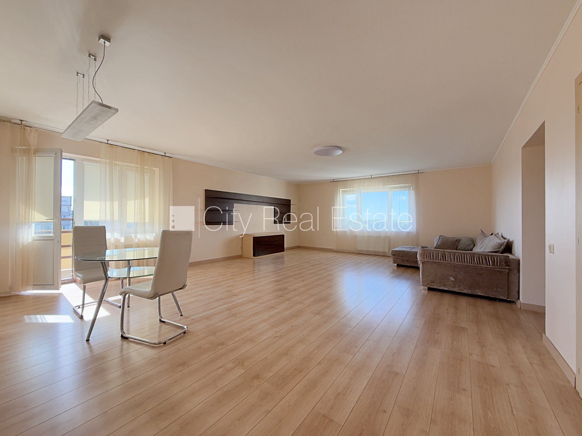 3 kambarių butas Rīga, Zolitūde, 131 m², parduodamas, Nuotrauka 1 iš 10