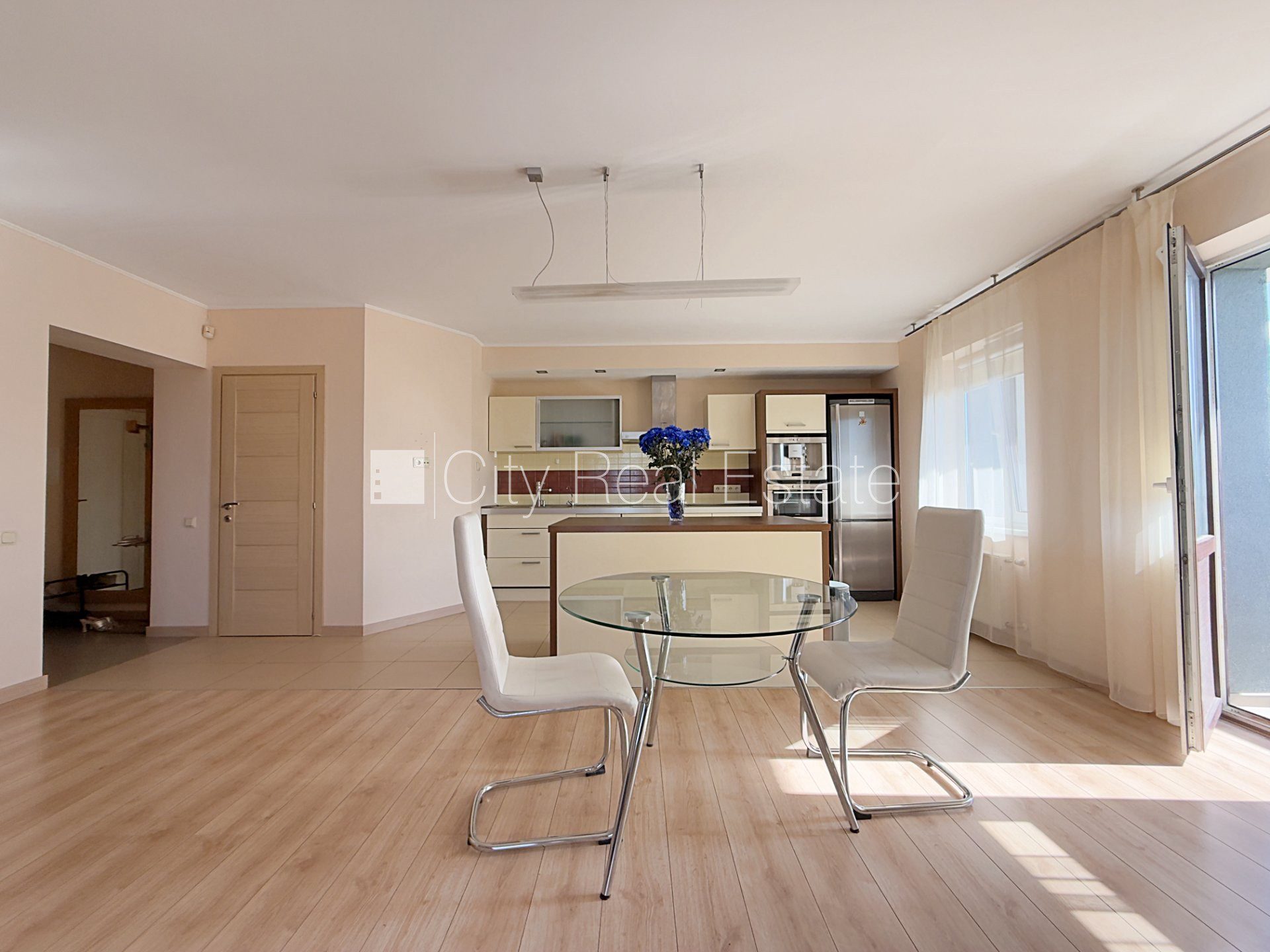 3 kambarių butas Rīga, Zolitūde, 131 m², parduodamas, Nuotrauka 2 iš 10