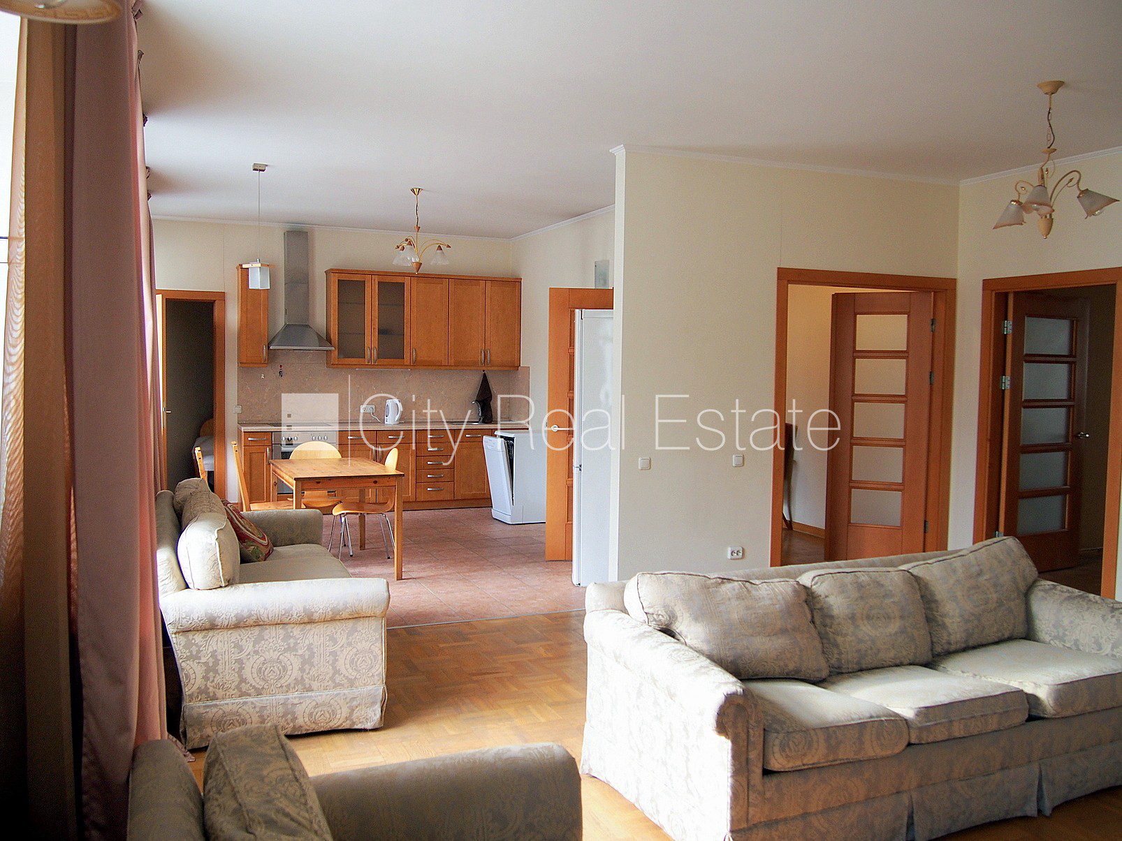 3-комнатная квартира в Рига, Центр, 106 м², аренда, Фото 1 из 10