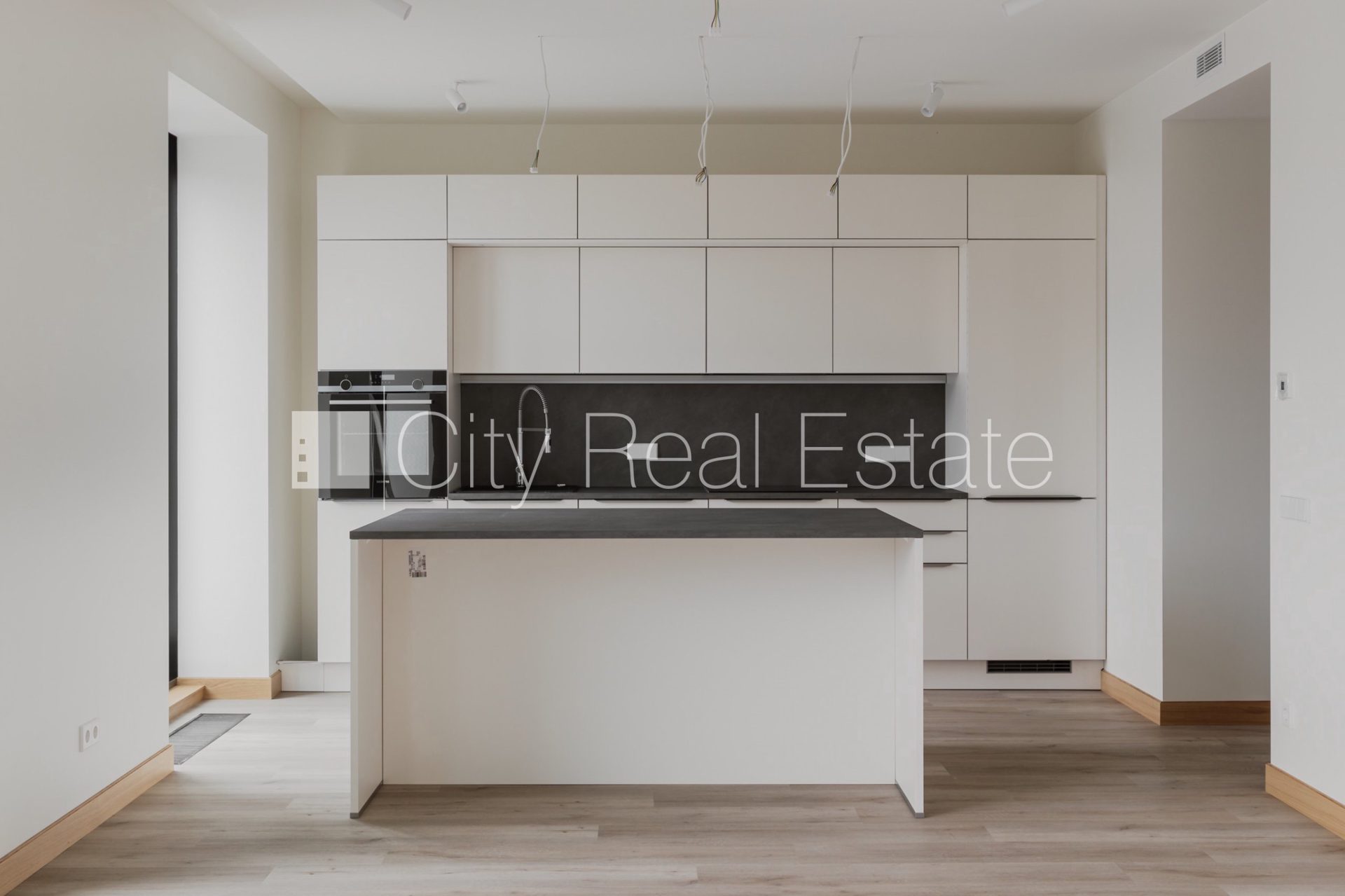 3-room apartment for rent in Riga, City Centre, 90 m², Photo 2 of 10