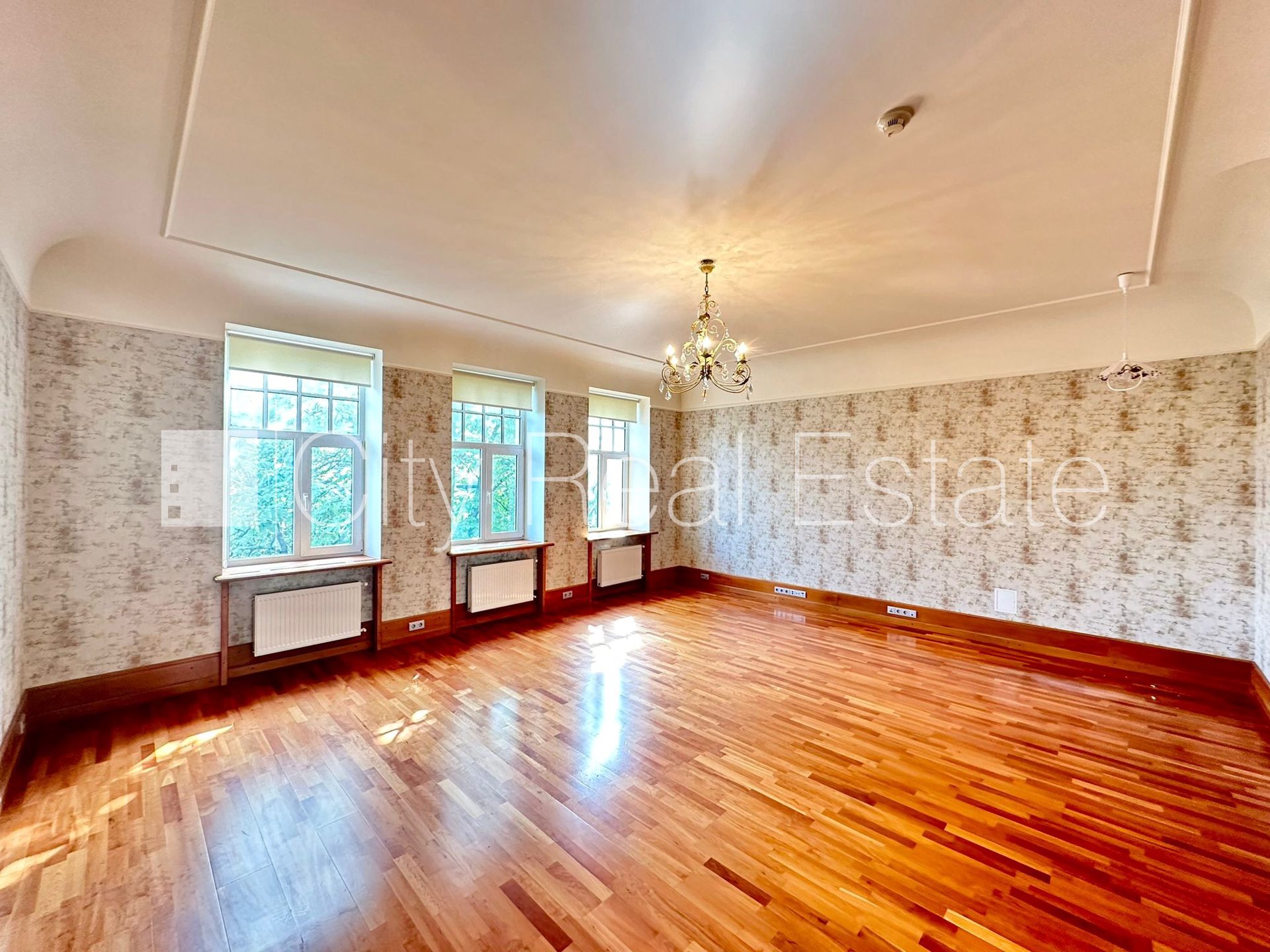 6 kambarių butas Rīga, Centrs, 250 m², nuomojamas, Nuotrauka 1 iš 10