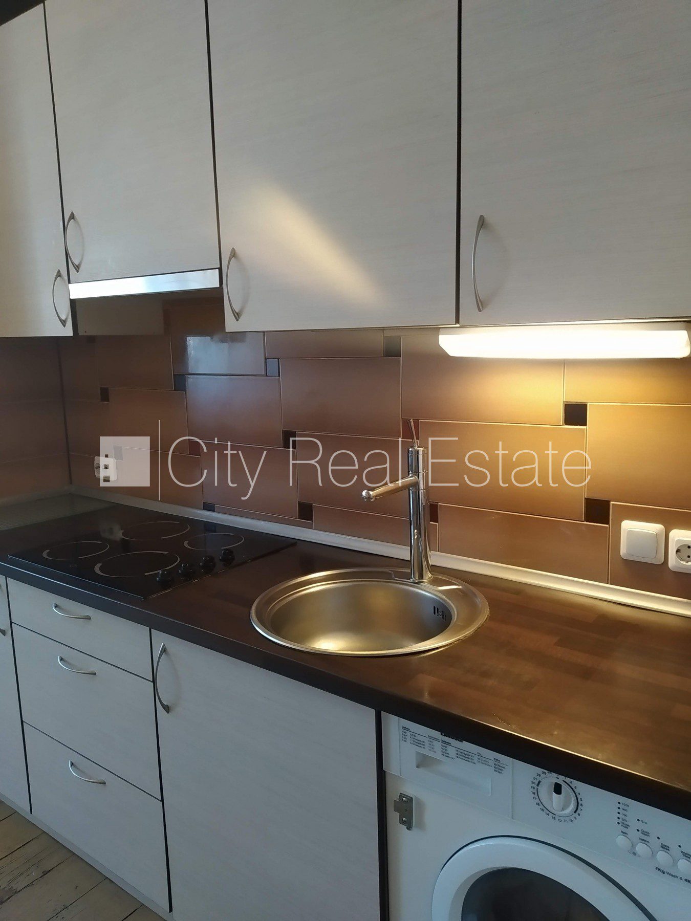 3-комнатная квартира в Рига, Центр, 50 м², аренда, Фото 2 из 10