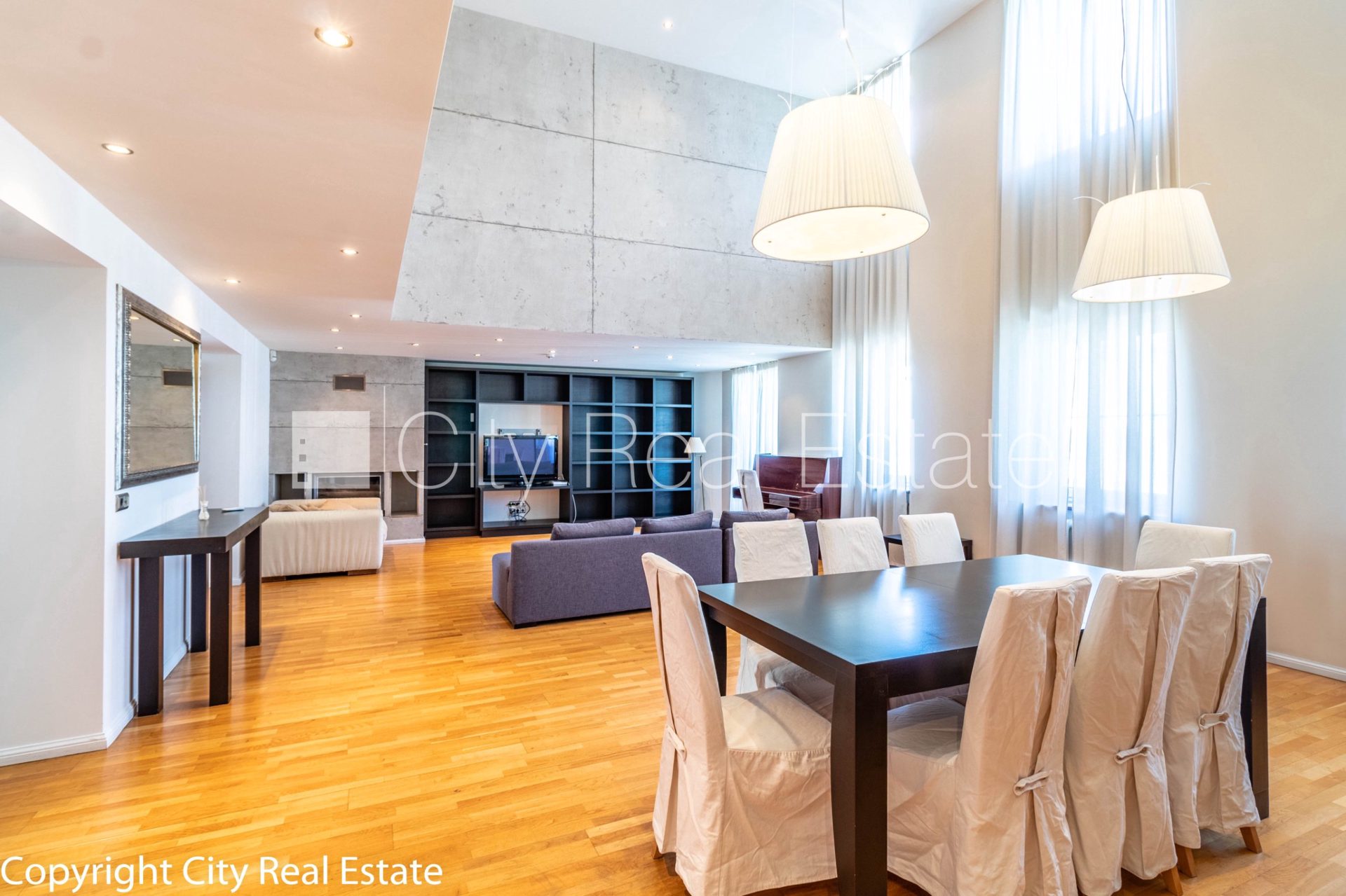 5-комнатная квартира в Рига, Центр, 232 м², продажа, Фото 1 из 10