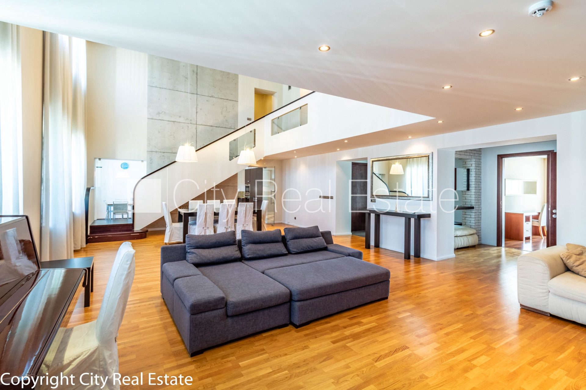 5-комнатная квартира в Рига, Центр, 232 м², продажа, Фото 2 из 10