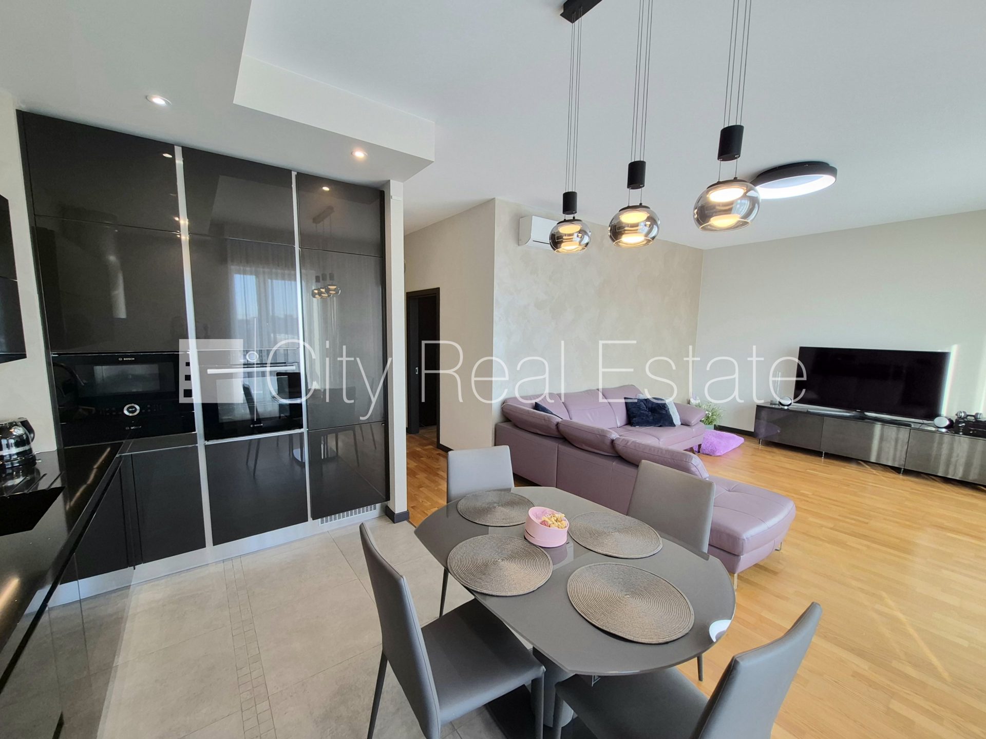 4 kambarių butas Rīga, Centrs, 104 m², parduodamas, Nuotrauka 1 iš 10