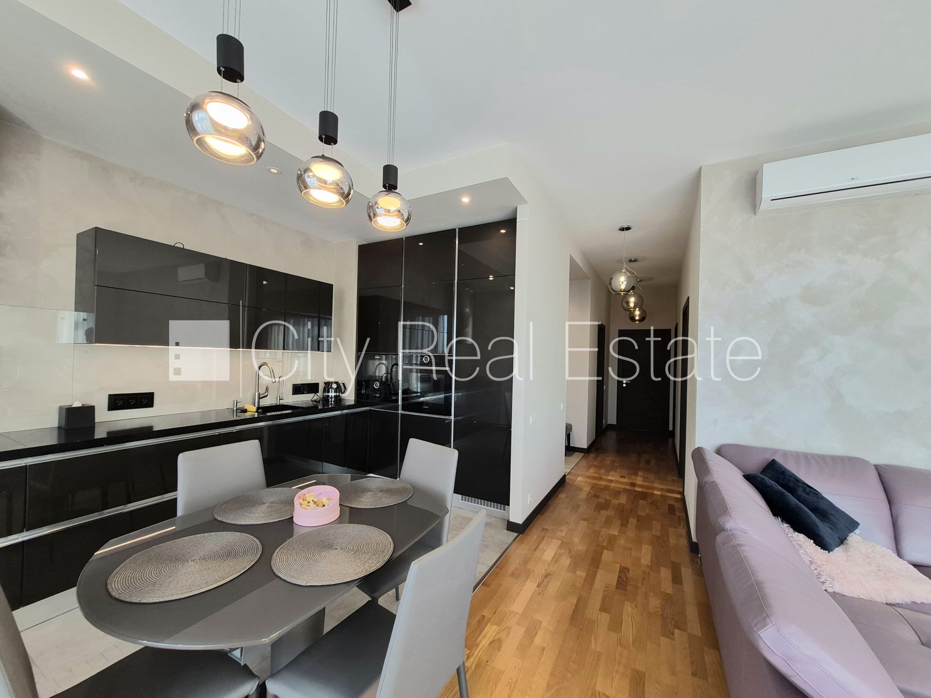4 kambarių butas Rīga, Centrs, 104 m², parduodamas, Nuotrauka 3 iš 10