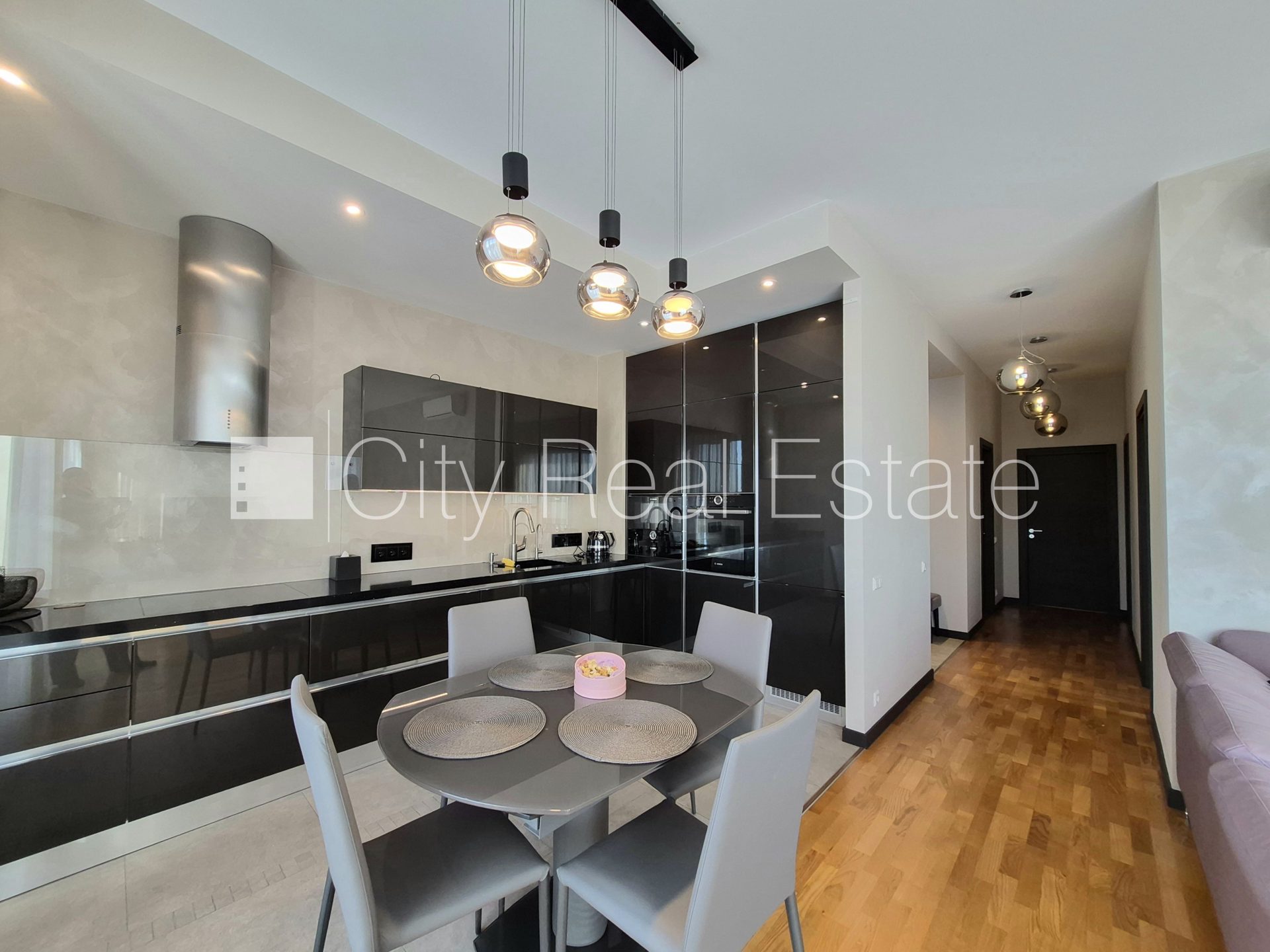 4 kambarių butas Rīga, Centrs, 104 m², parduodamas, Nuotrauka 4 iš 10