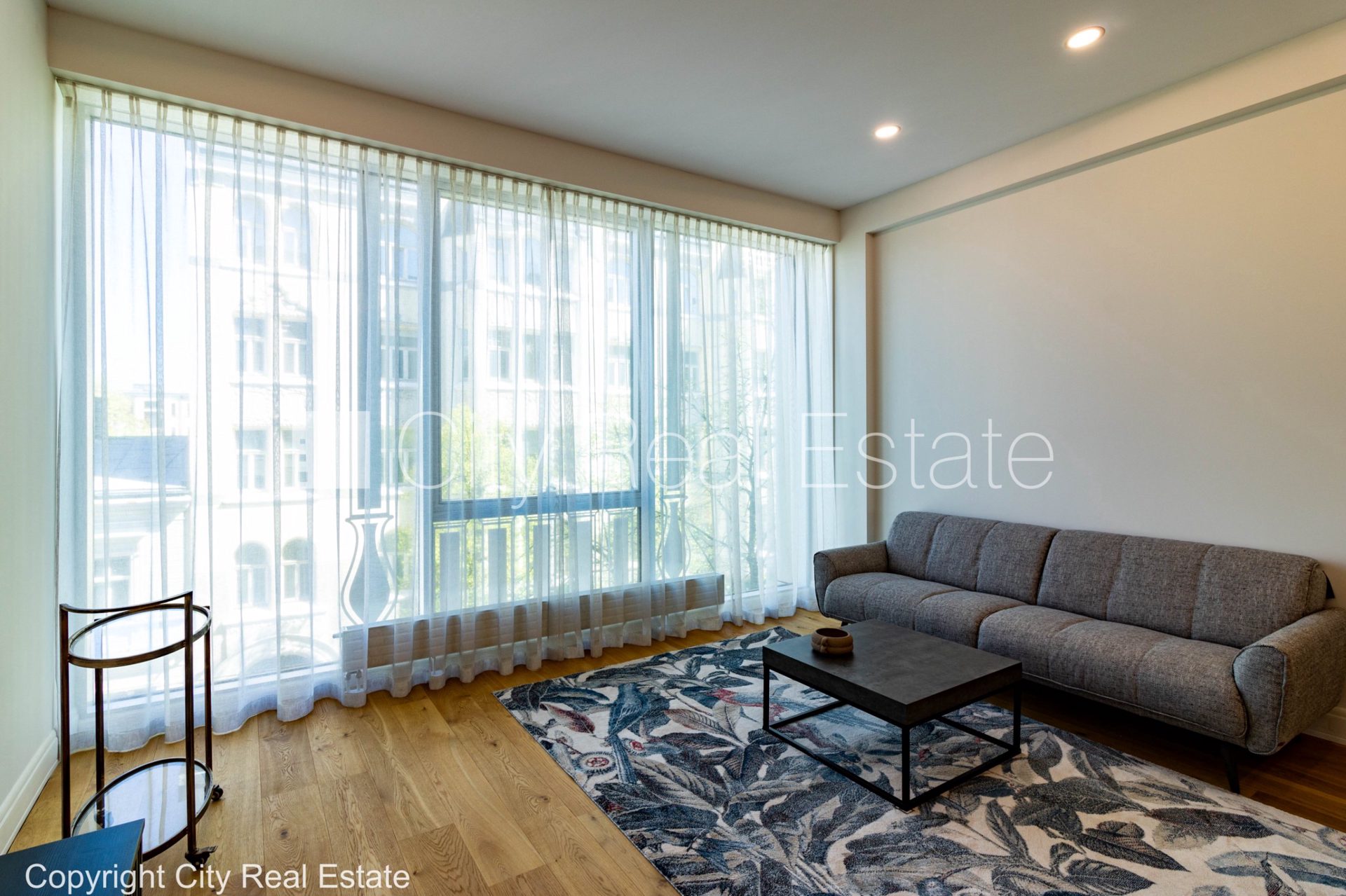 3-комнатная квартира в Рига, Центр, 110 м², аренда, Фото 2 из 10