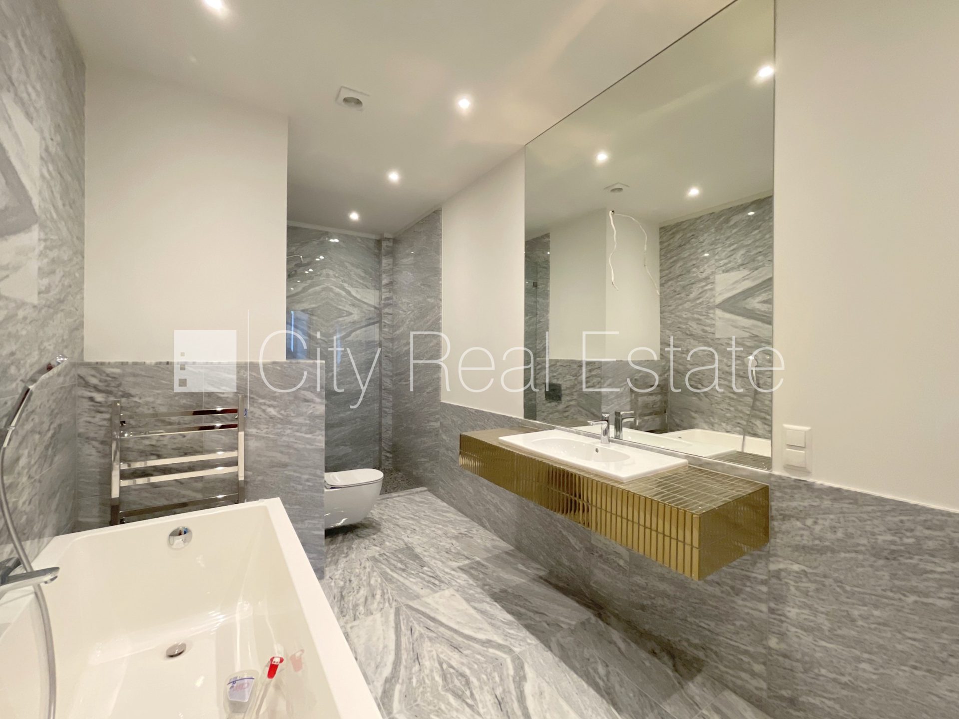 3-комнатная квартира в Рига, Центр, 110 м², аренда, Фото 9 из 10