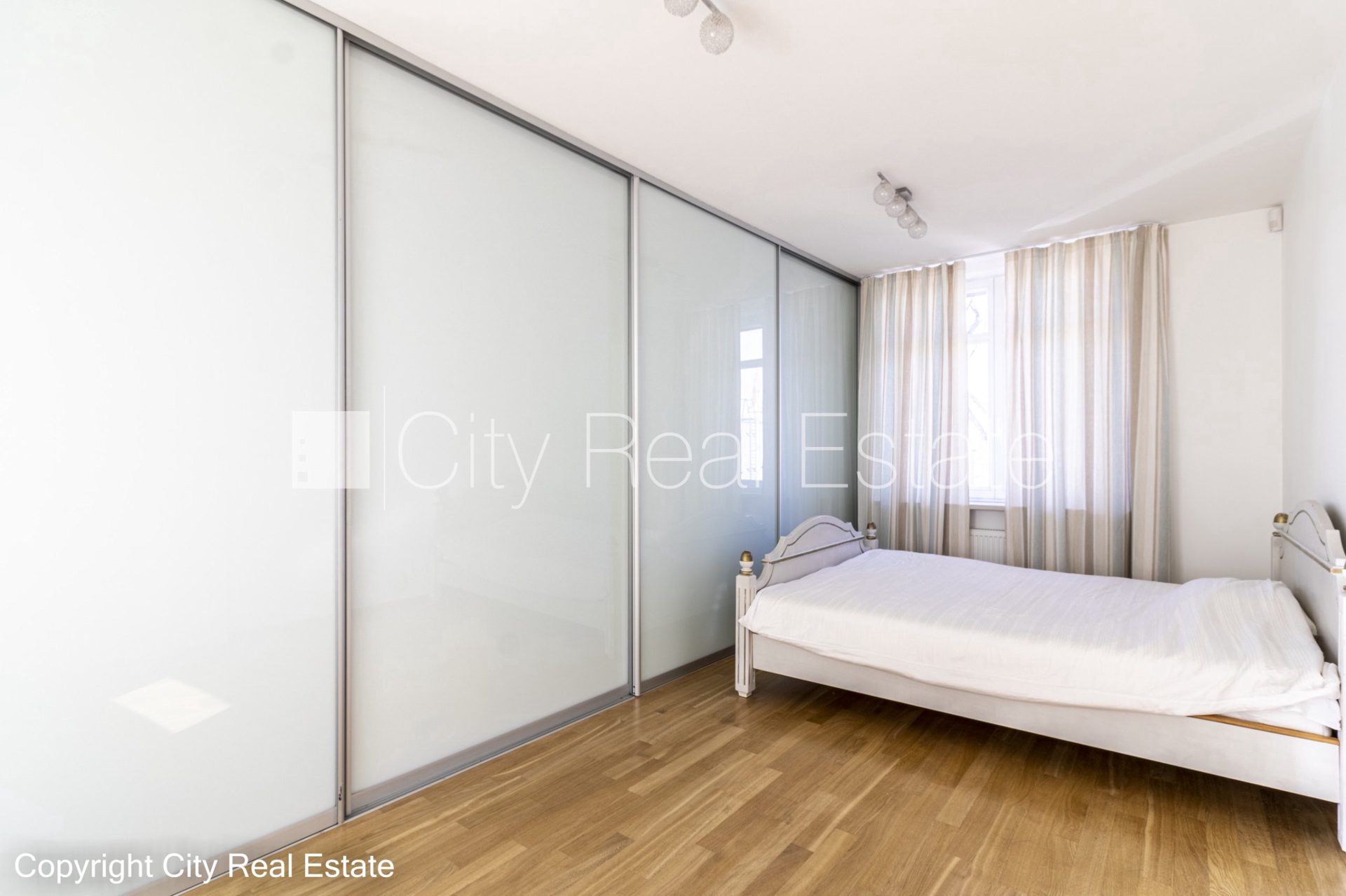 5-комнатная квартира в Рига, Агенскалнс, 117 м², аренда, Фото 9 из 10