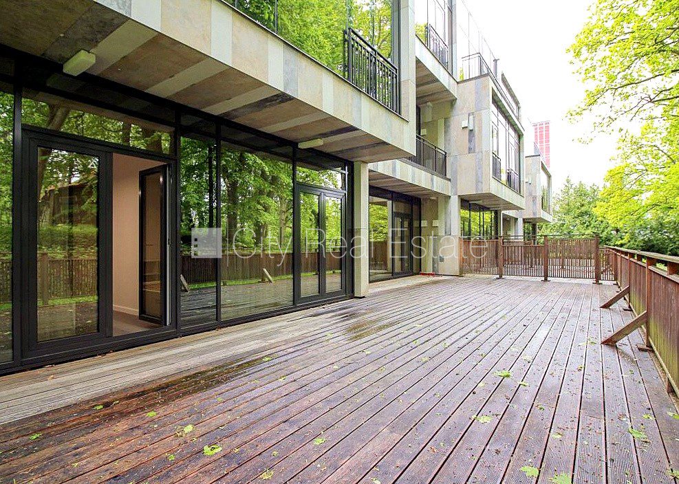 3-комнатная квартира в Юрмала, Пумпури, 174 м², продажа, Фото 1 из 10