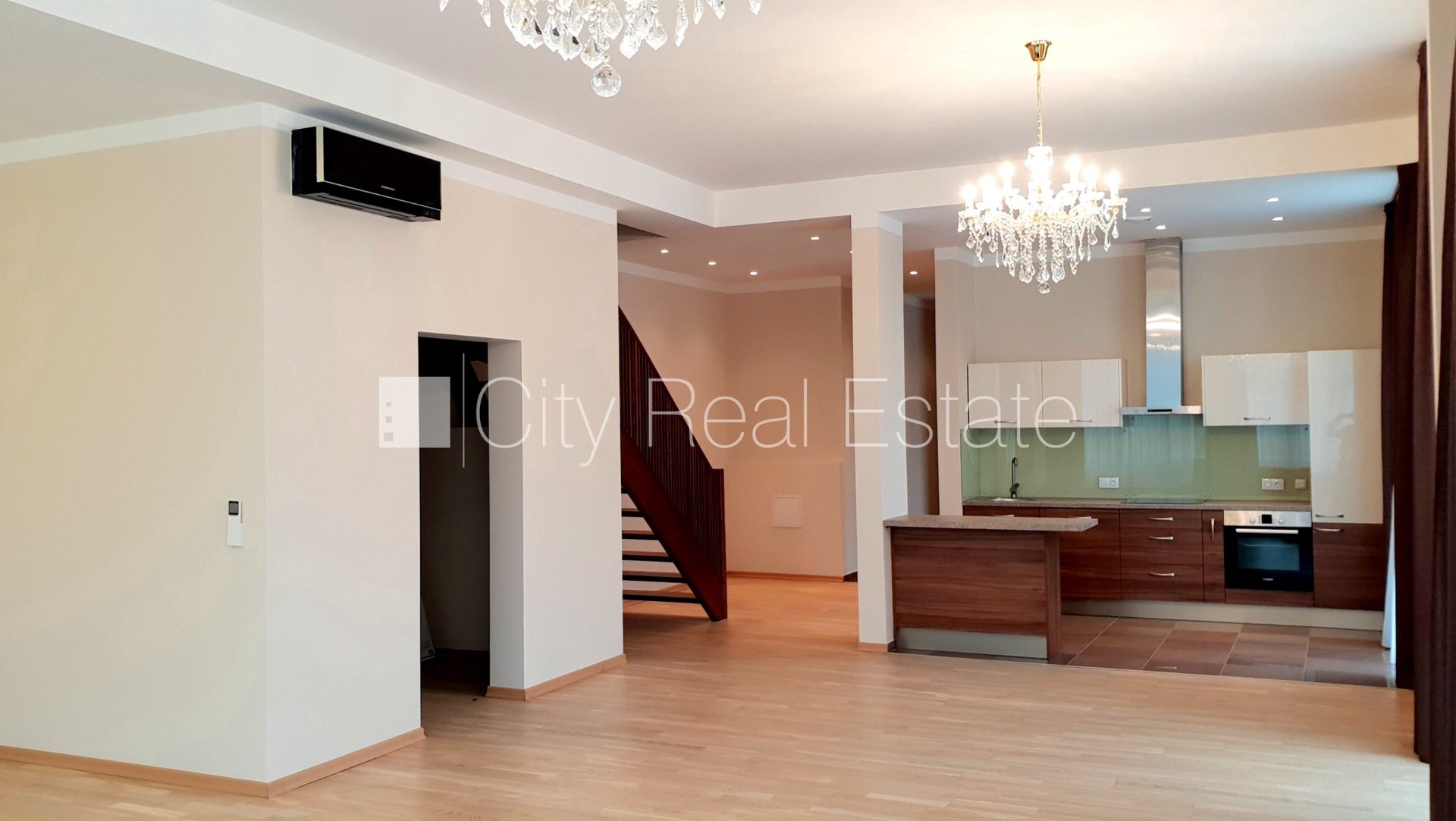 5 kambarių butas Rīga, Centrs, 249 m², nuomojamas, Nuotrauka 3 iš 10