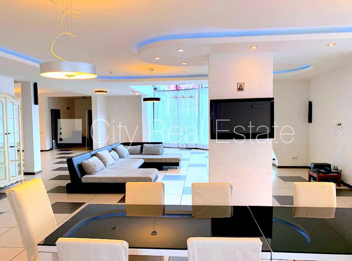 House for sale in Jūrmala, Lielupe, 741 m², Photo 3 of 10