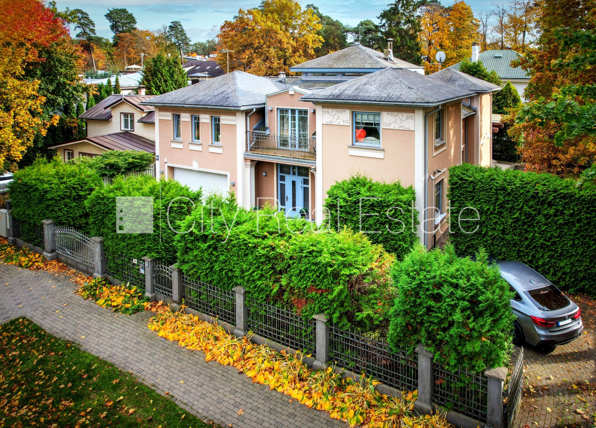 Дом в Юрмала, Булдури, 350 м², продажа, Фото 1 из 10