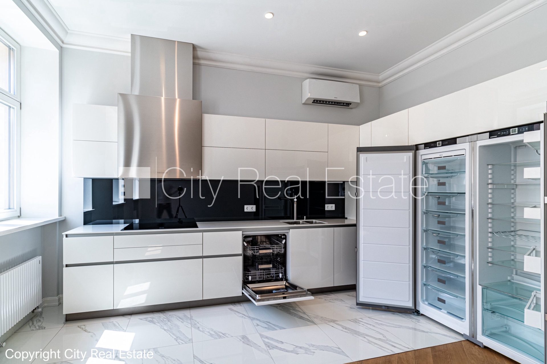 3 kambarių butas Rīga, Centrs, 94 m², parduodamas, Nuotrauka 2 iš 10
