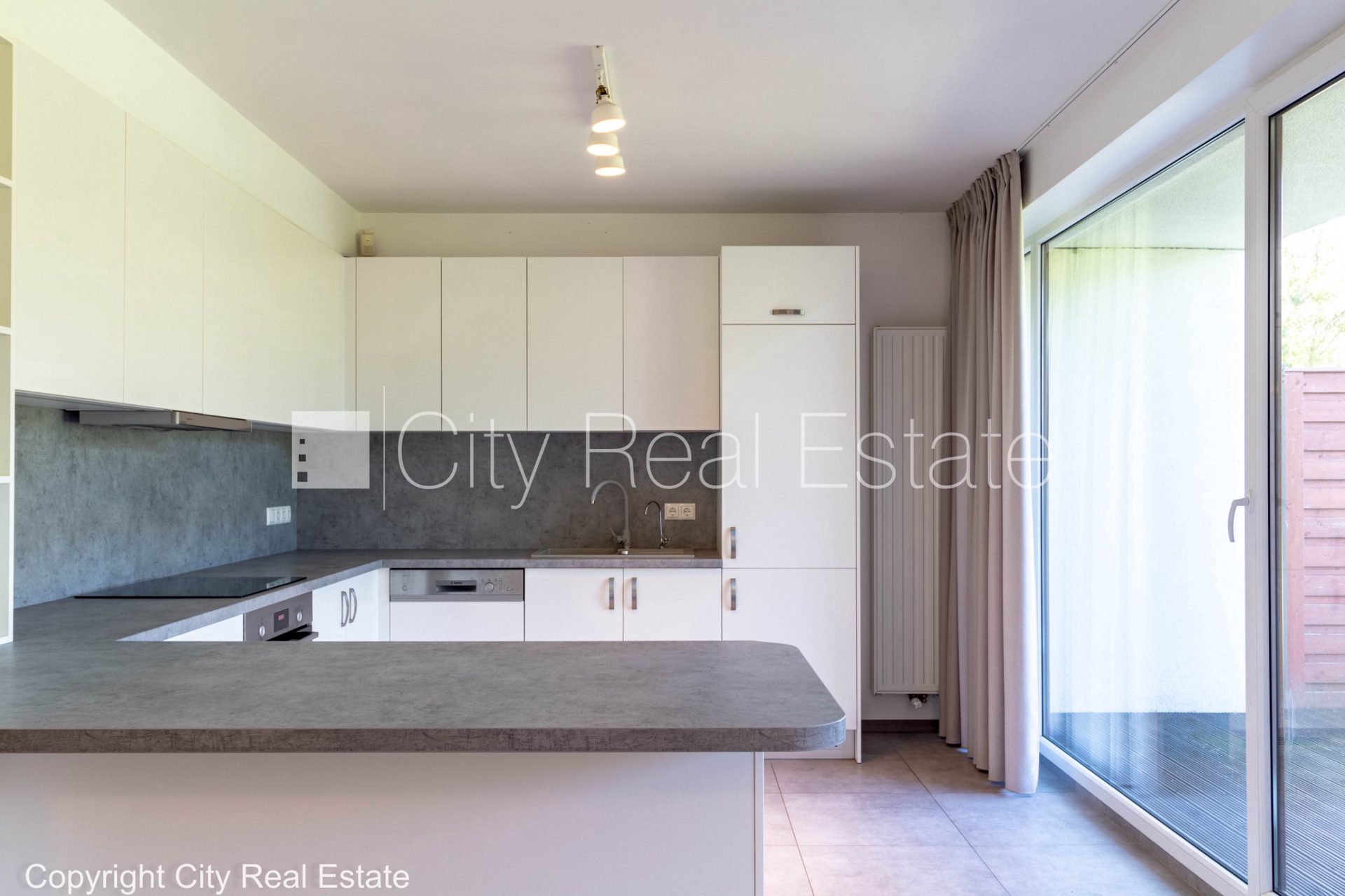 House for sale in Babīte Parish, 189 m², Photo 1 of 10