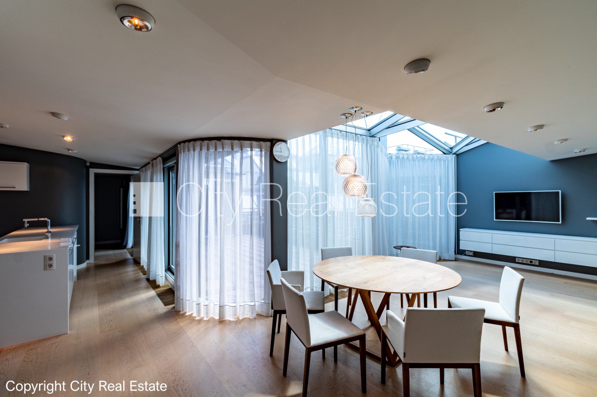 3-комнатная квартира в Рига, Центр, 154 м², продажа, Фото 1 из 10